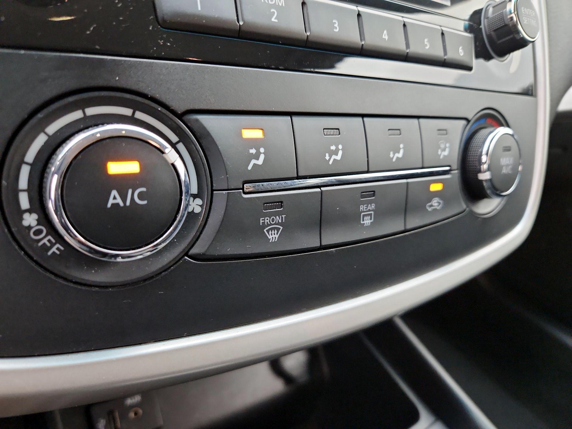 Thumbnail: 2016 Nissan Altima - 16