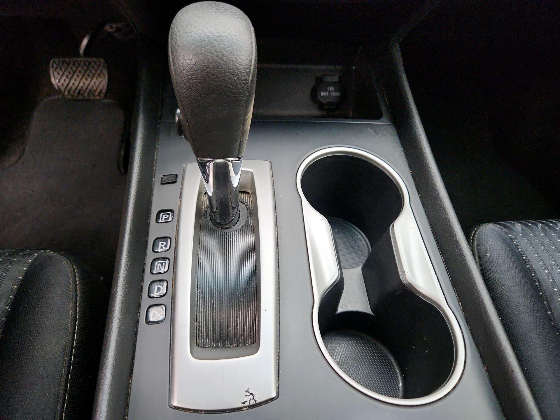 Thumbnail: 2016 Nissan Altima - 17