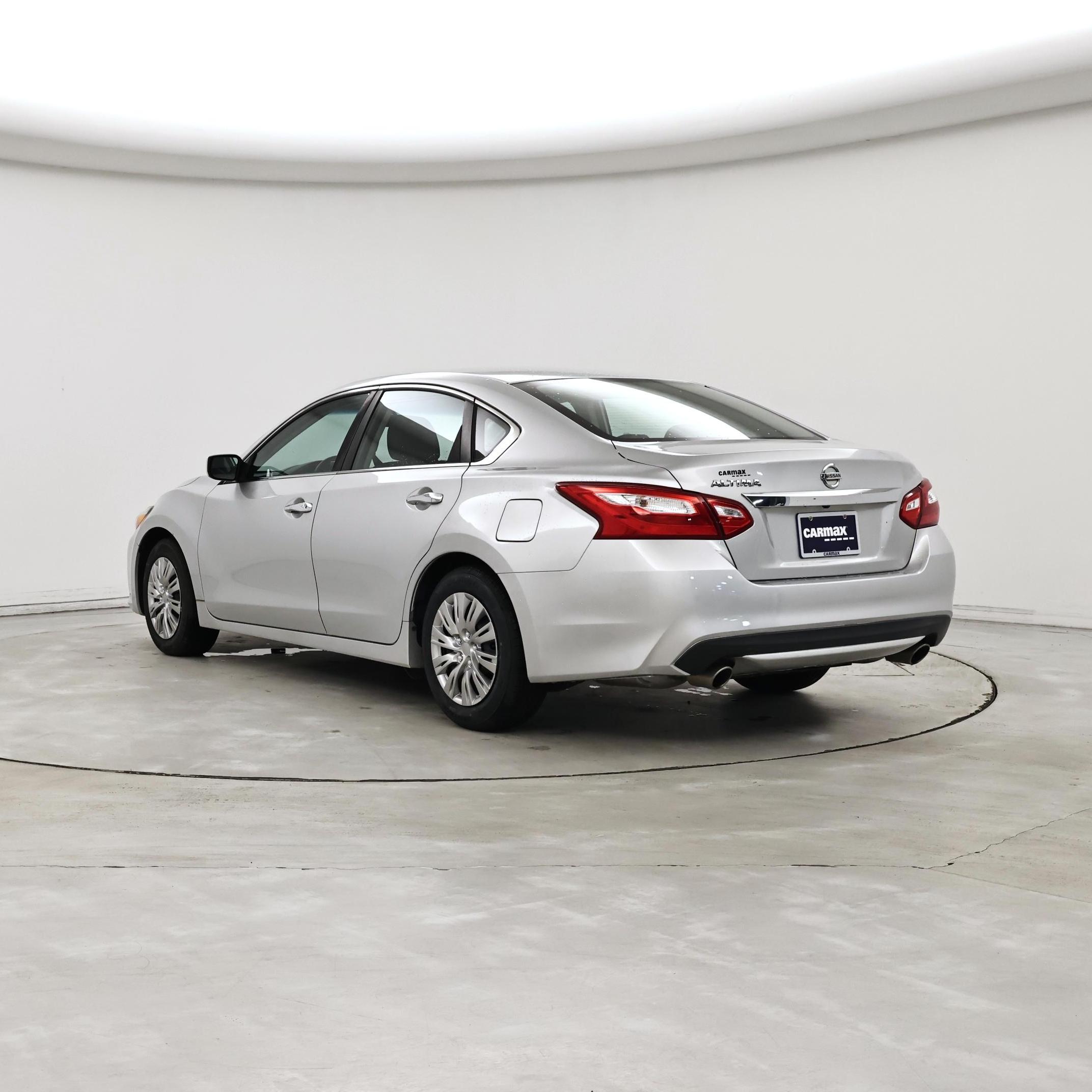 Thumbnail: 2016 Nissan Altima - 2