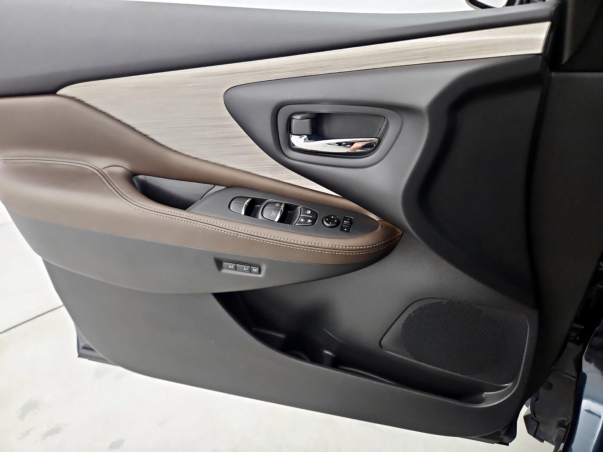 Thumbnail: 2015 Nissan Murano - 12