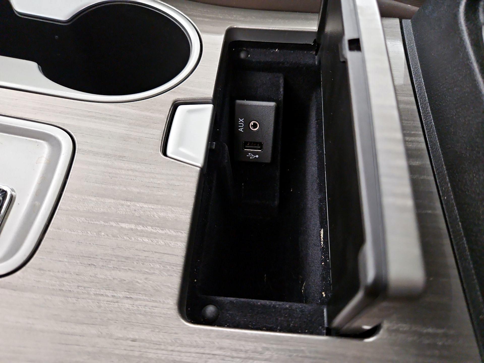 Thumbnail: 2015 Nissan Murano - 19