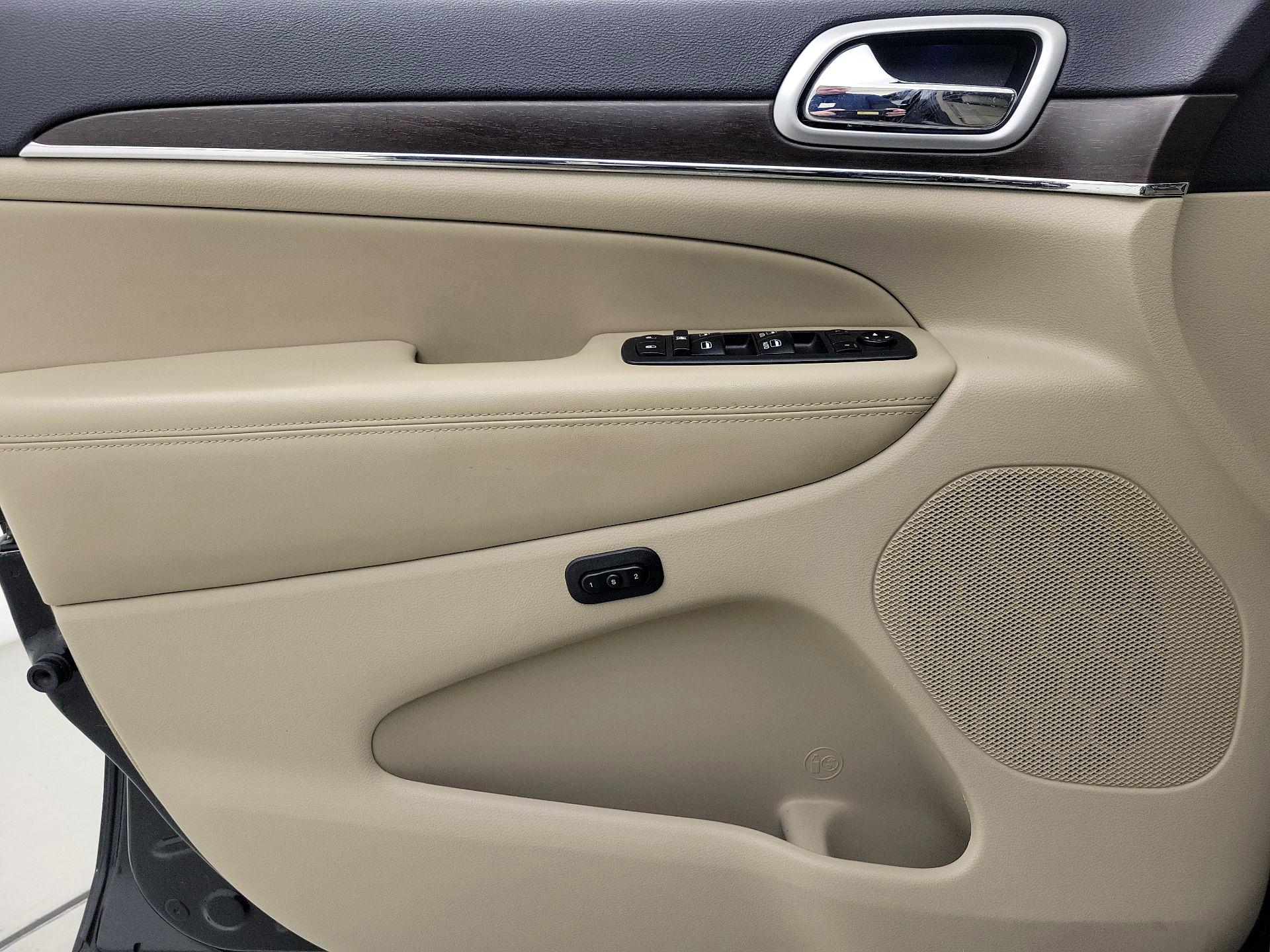 Thumbnail: 2018 Jeep Grand Cherokee - 12