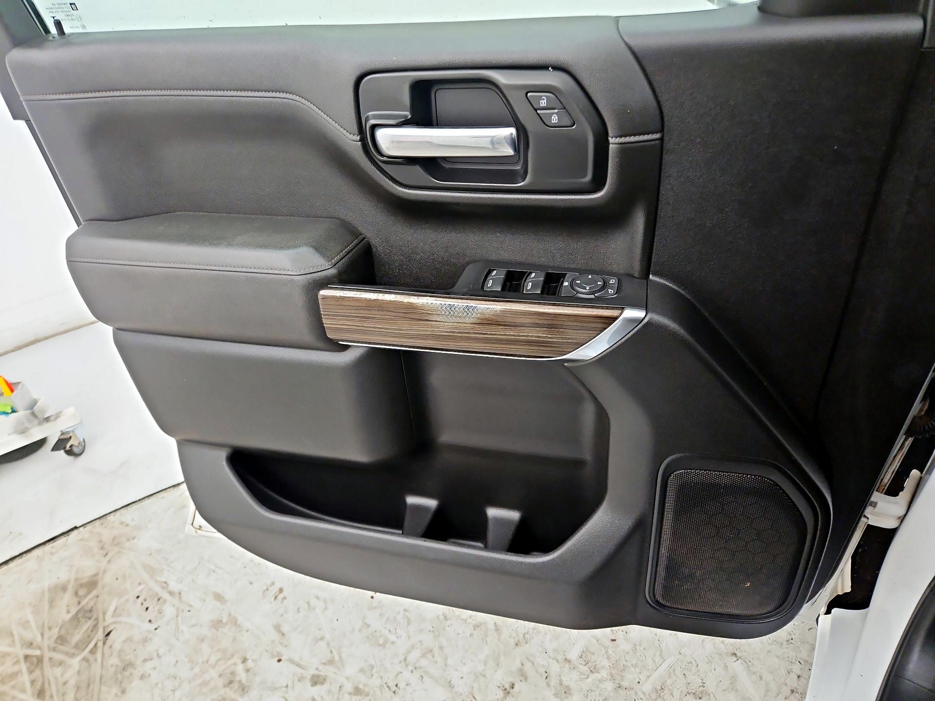 Thumbnail: 2020 Chevrolet Silverado 1500 - 12