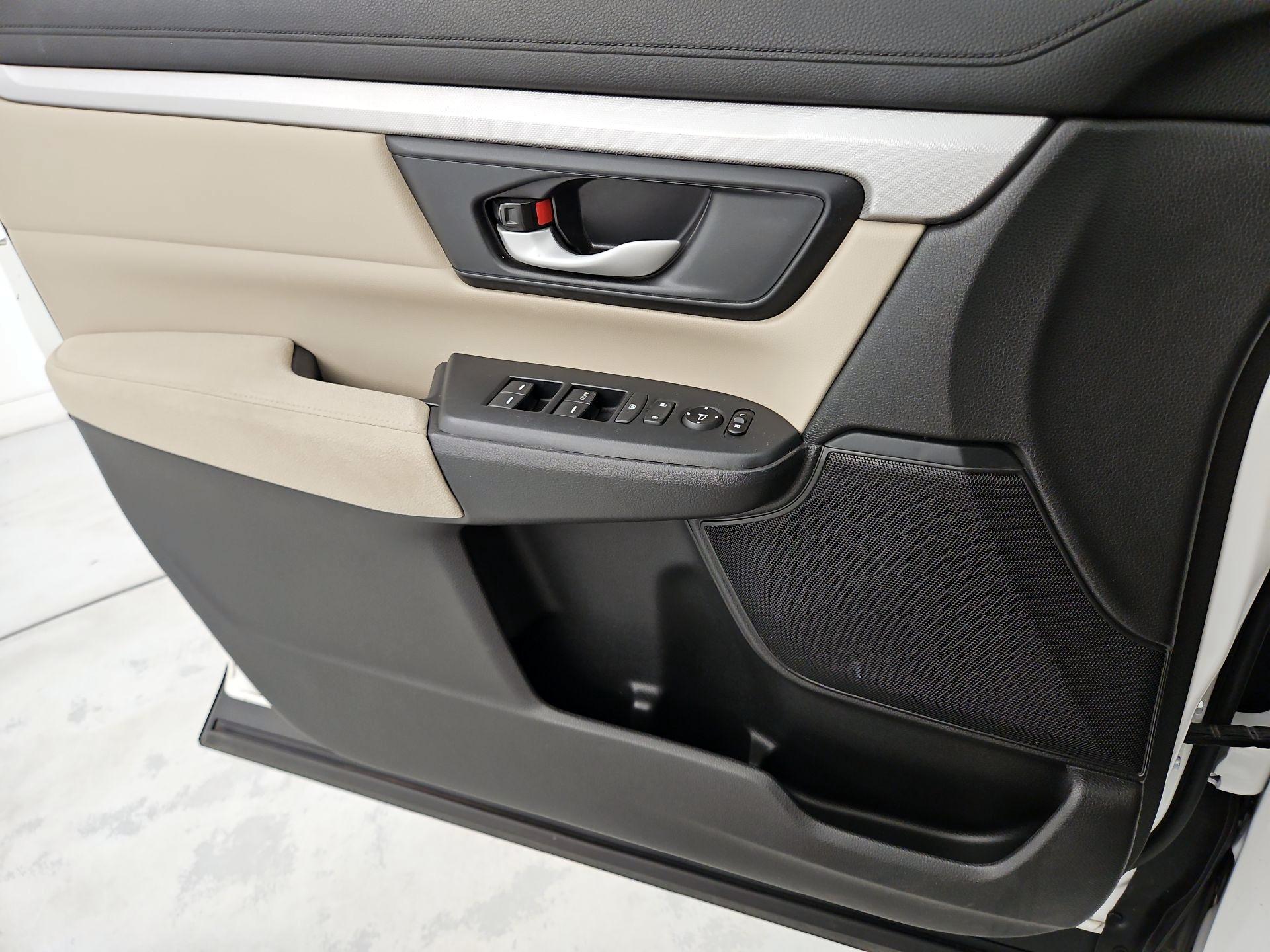 Thumbnail: 2017 Honda CR-V - 12