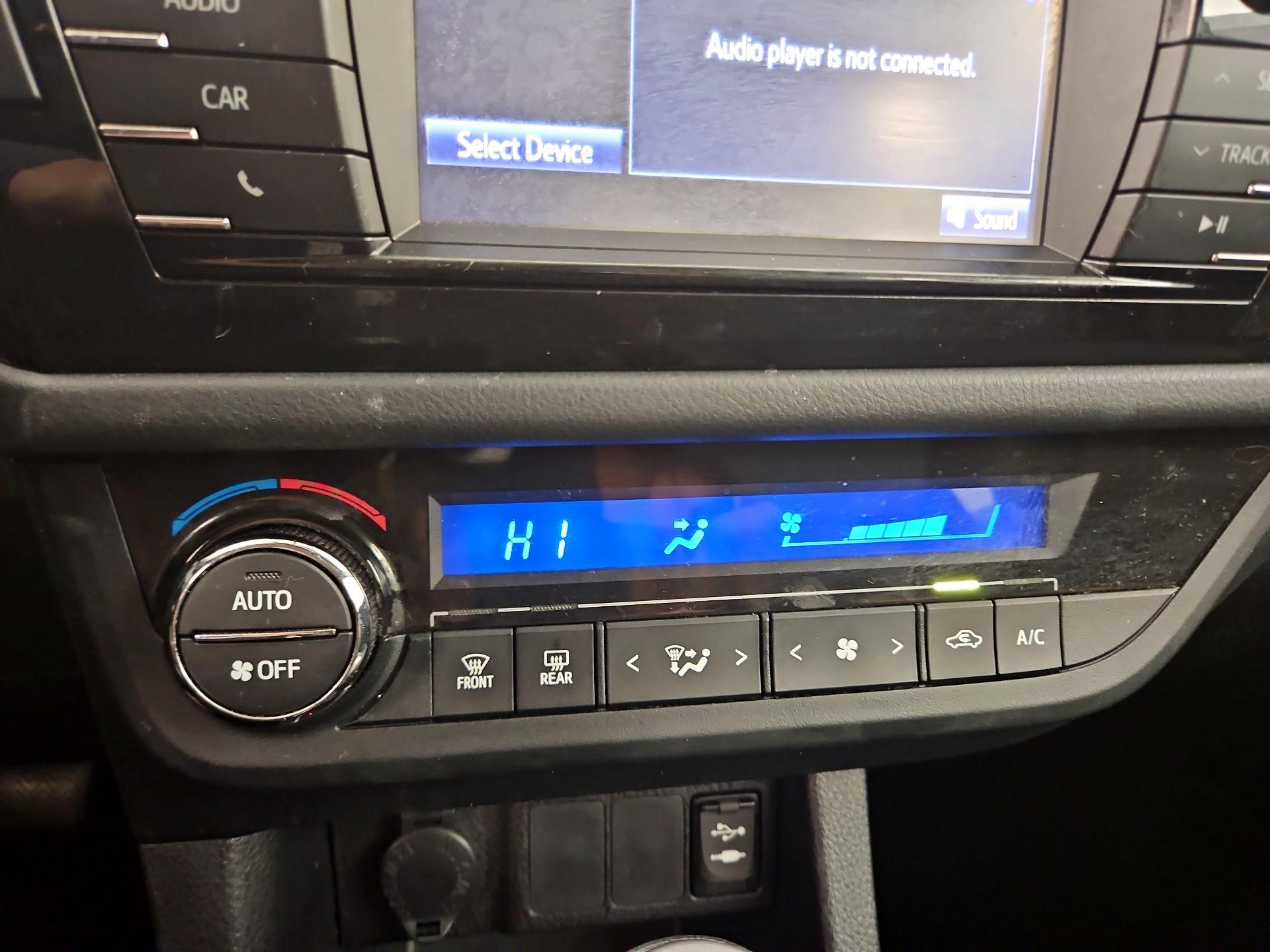 Thumbnail: 2016 Toyota Corolla - 16