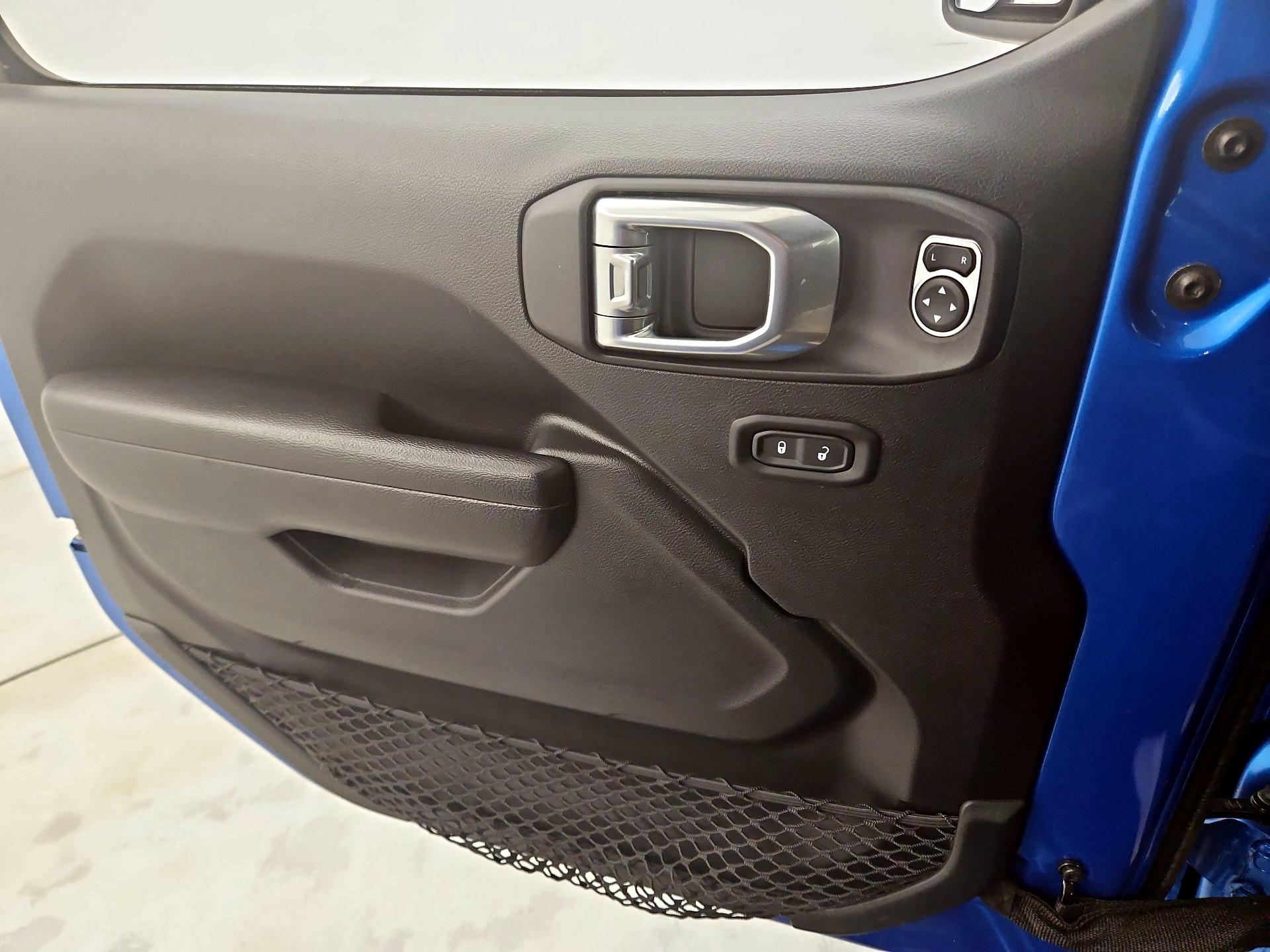 Thumbnail: 2021 Jeep Wrangler - 12