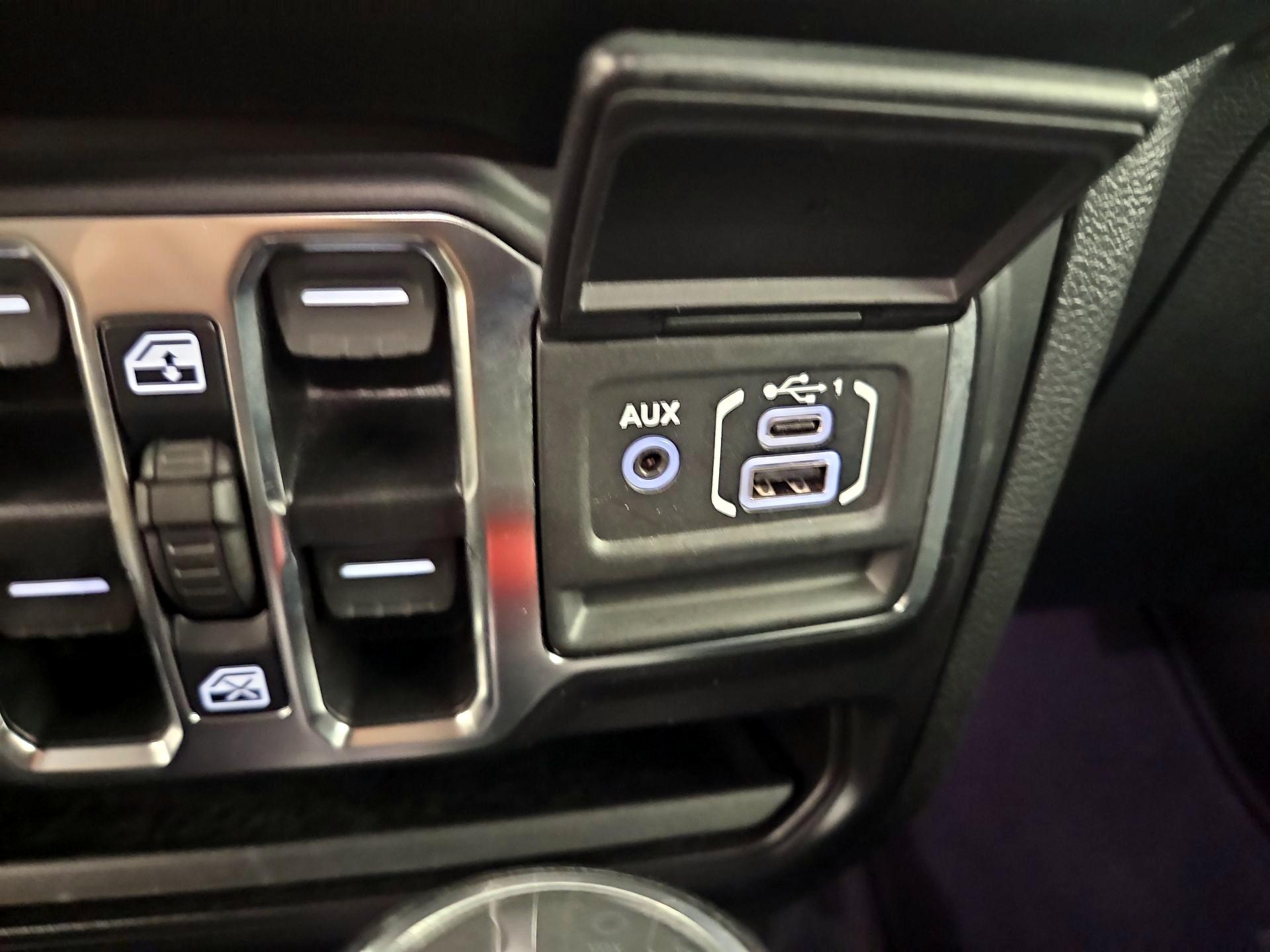 Thumbnail: 2021 Jeep Wrangler - 18