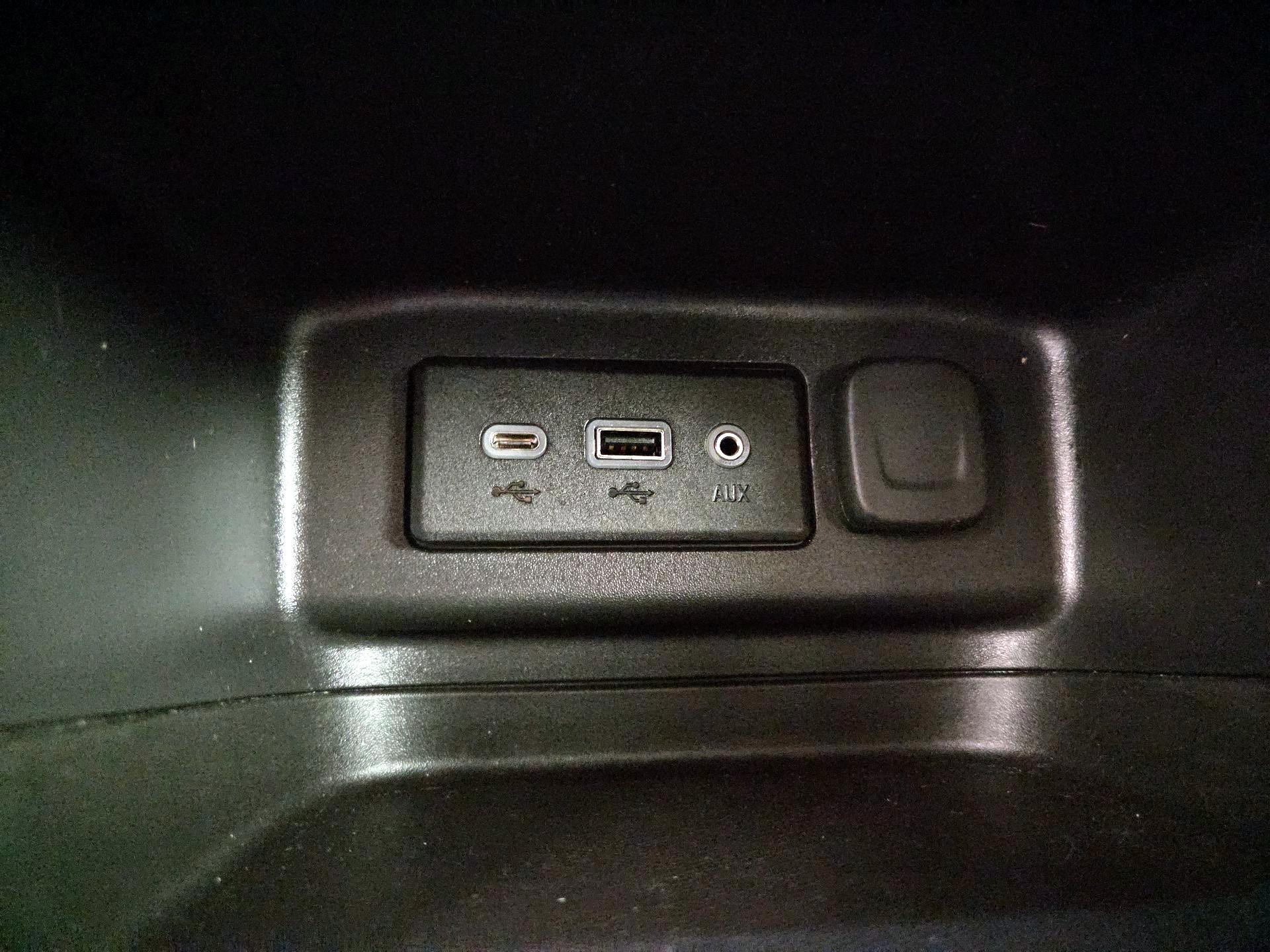 Thumbnail: 2020 Chevrolet Equinox - 18