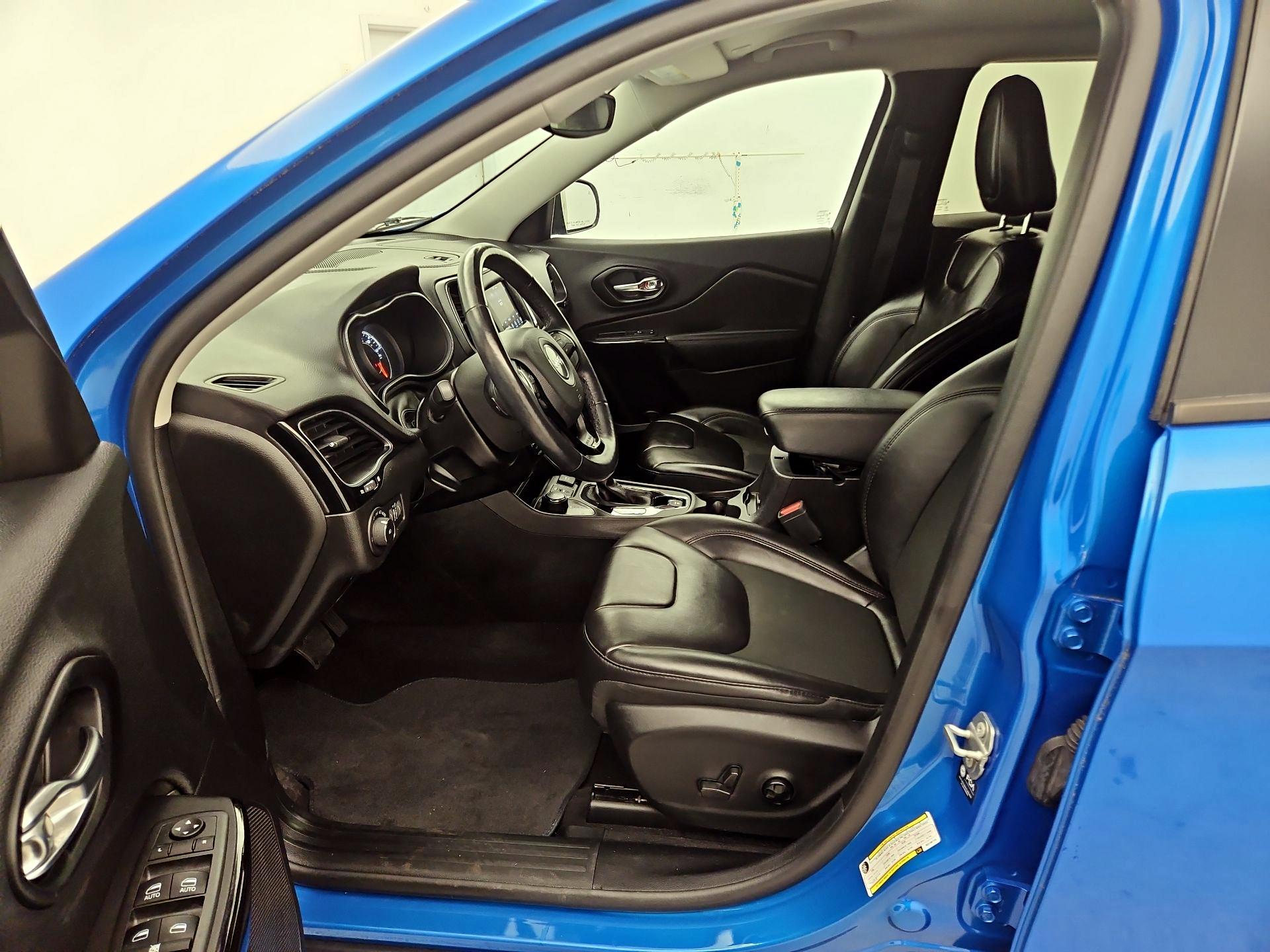 Thumbnail: 2021 Jeep Cherokee - 11