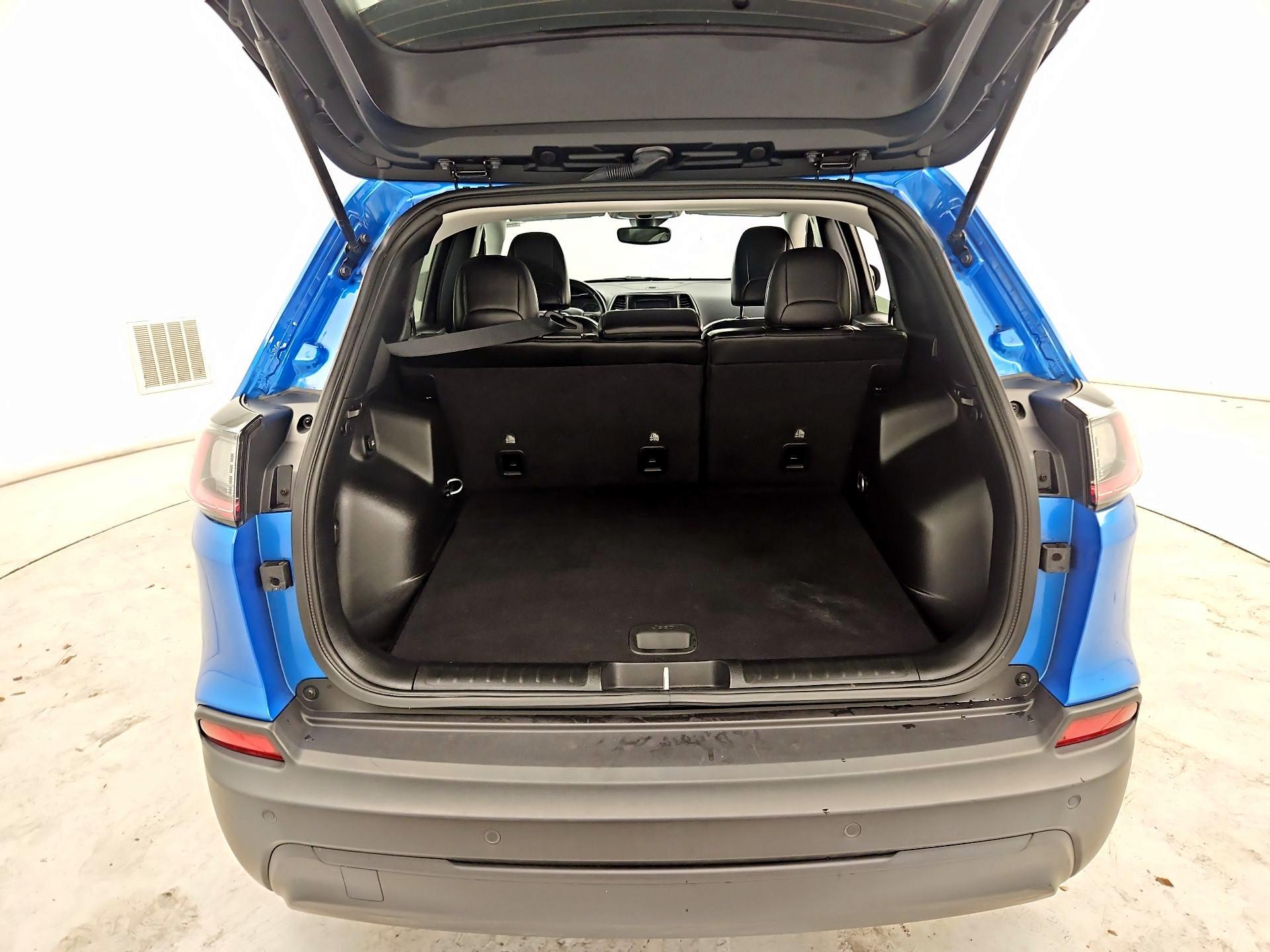 Thumbnail: 2021 Jeep Cherokee - 20