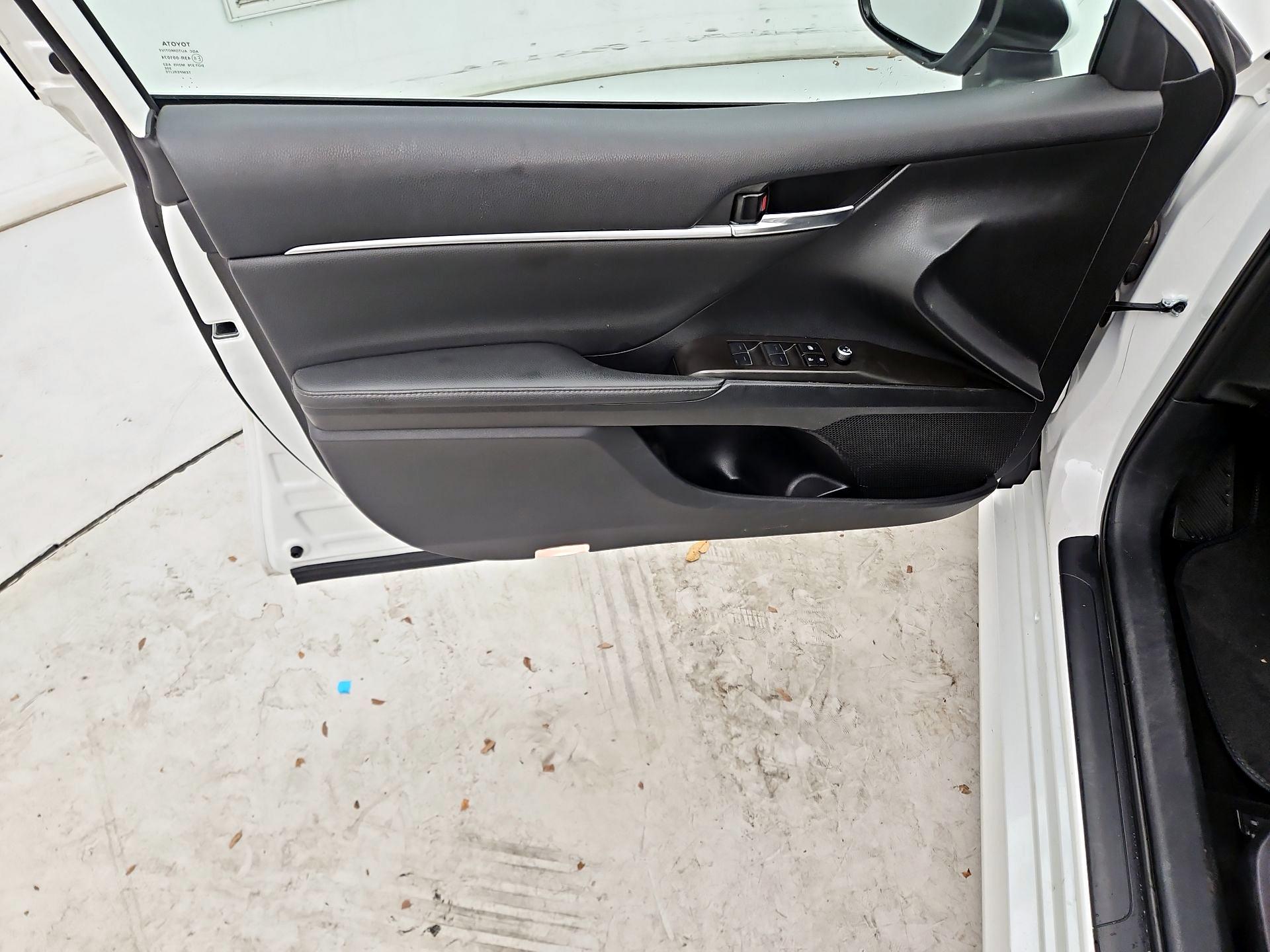 Thumbnail: 2023 Toyota Camry - 12