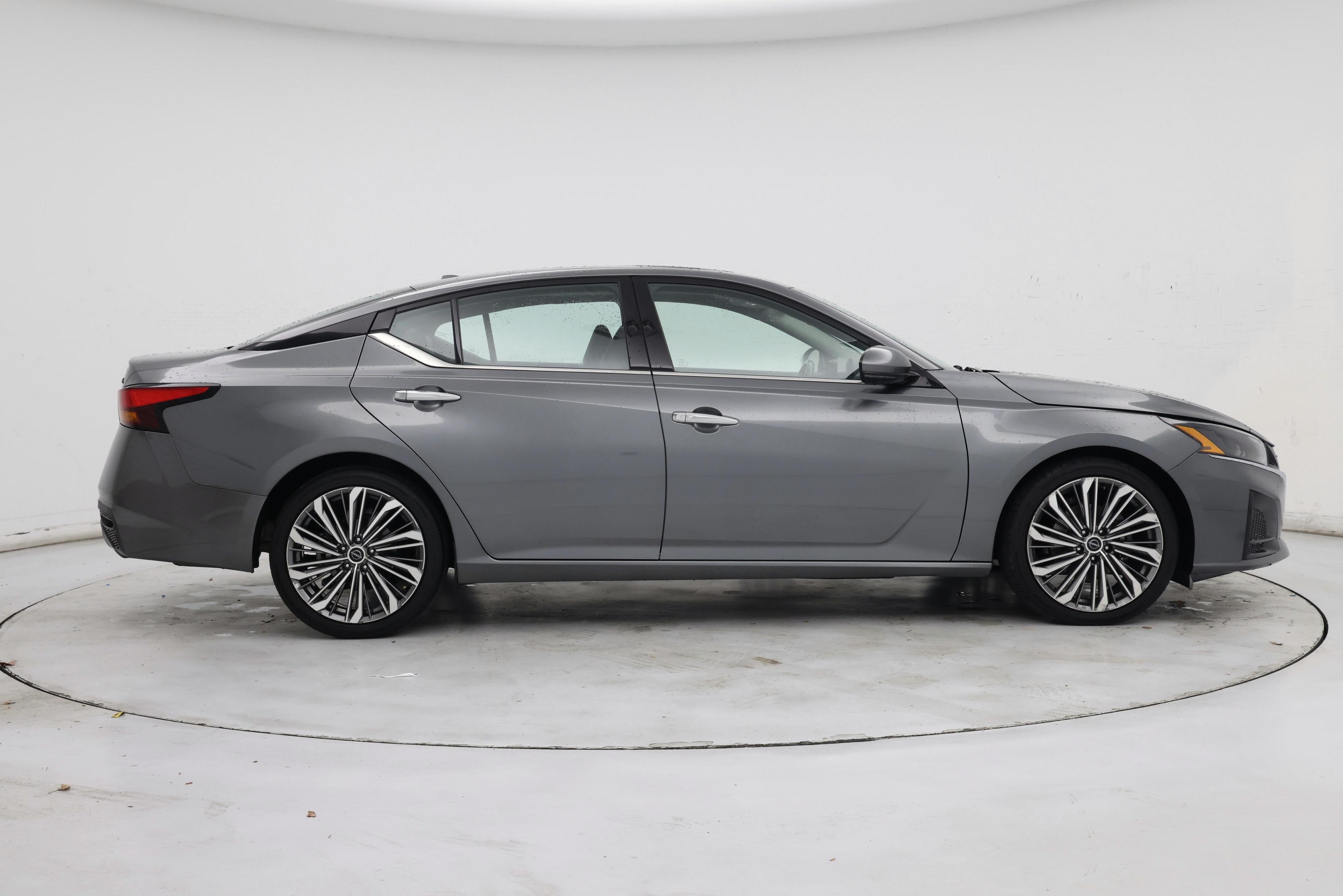 Thumbnail: 2023 Nissan Altima - 7