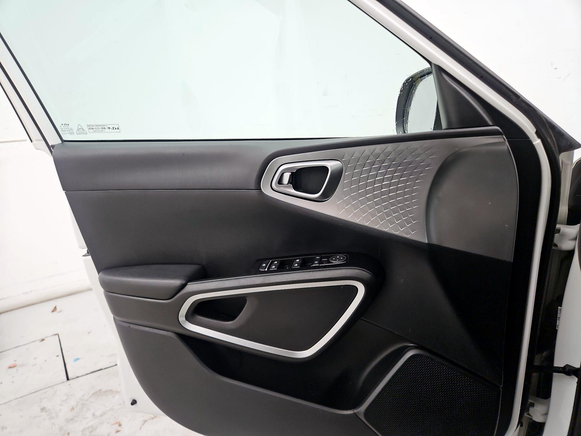 Thumbnail: 2023 Kia Soul - 12