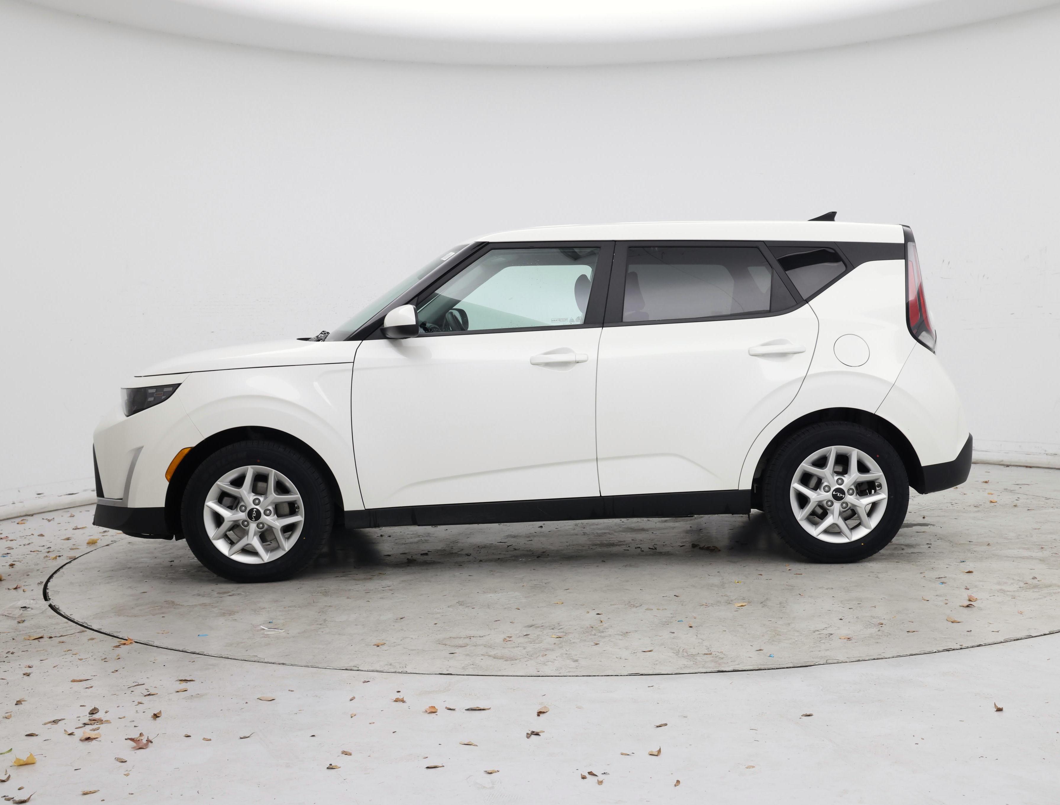 Thumbnail: 2023 Kia Soul - 3