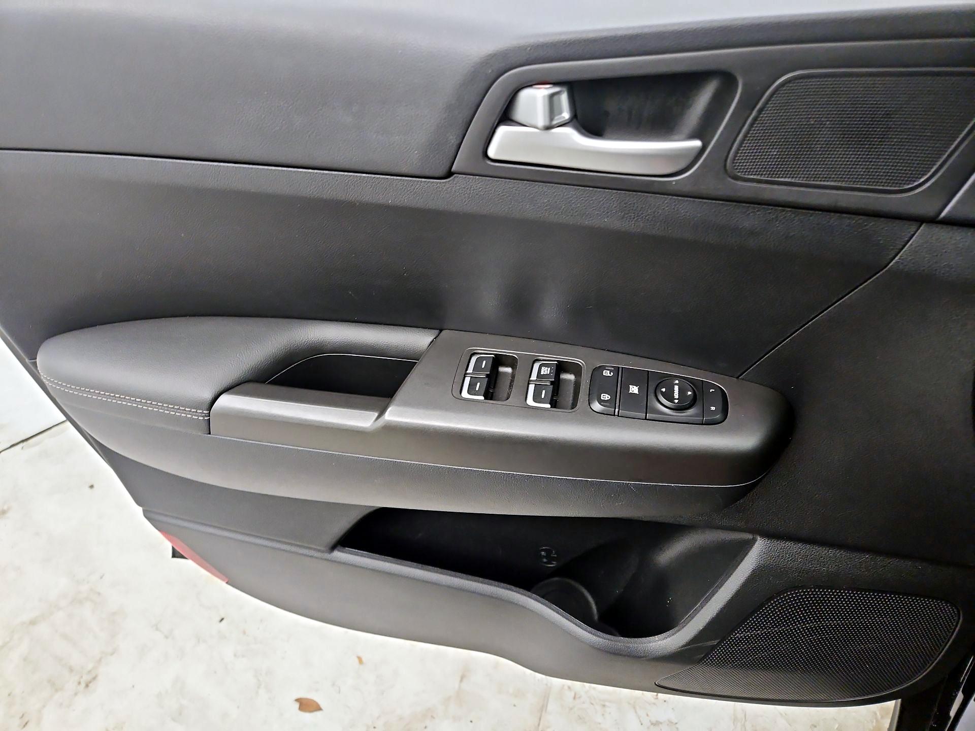 Thumbnail: 2022 Kia Sportage - 12