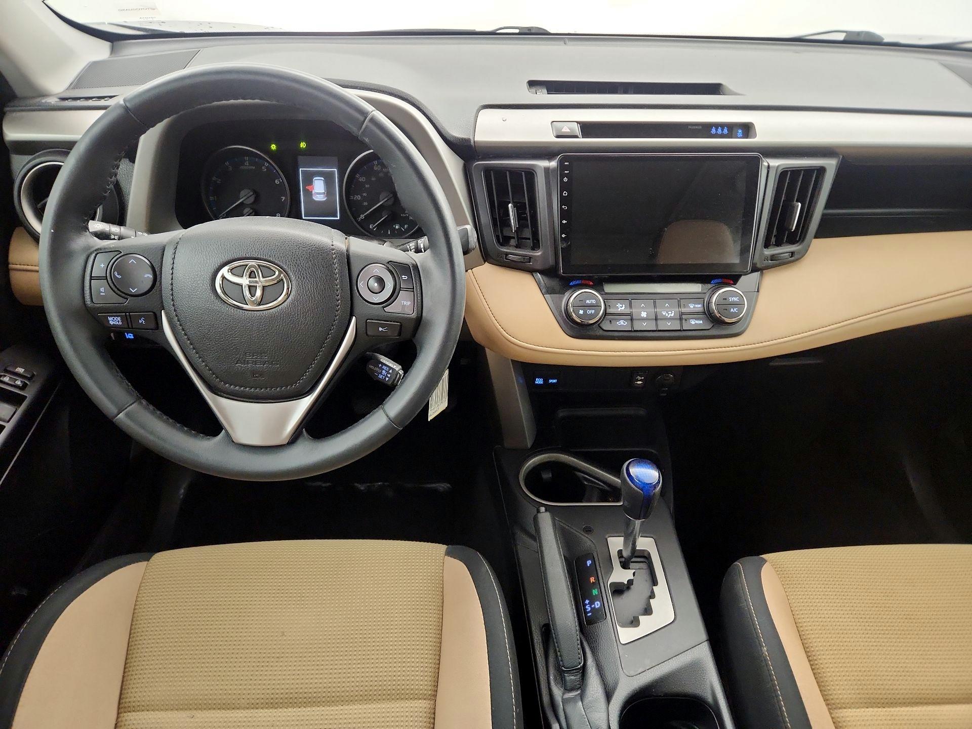 Thumbnail: 2017 Toyota RAV4 - 9