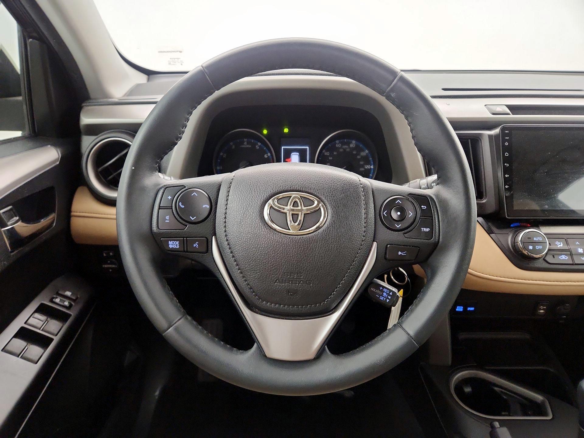 Thumbnail: 2017 Toyota RAV4 - 10
