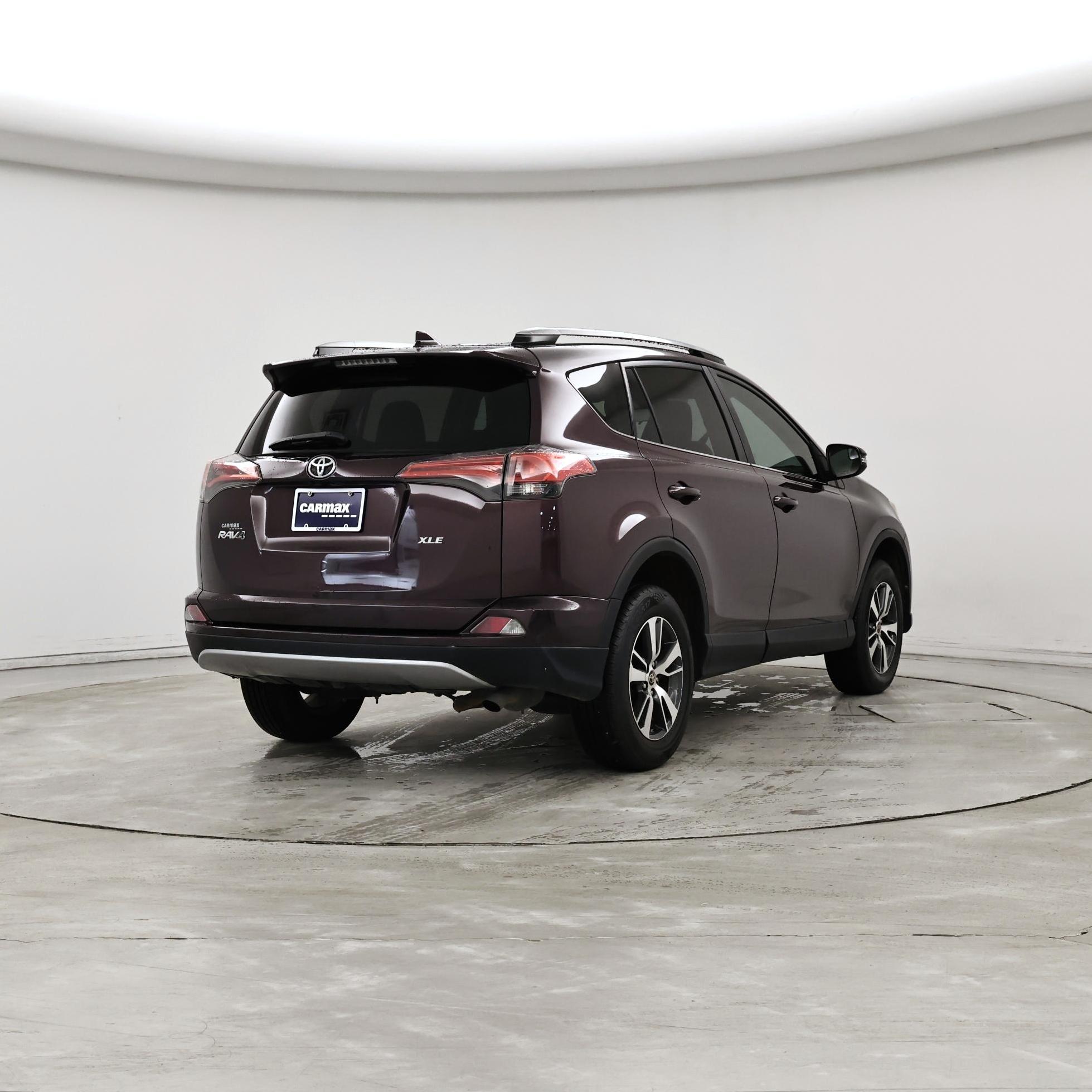 Thumbnail: 2017 Toyota RAV4 - 8