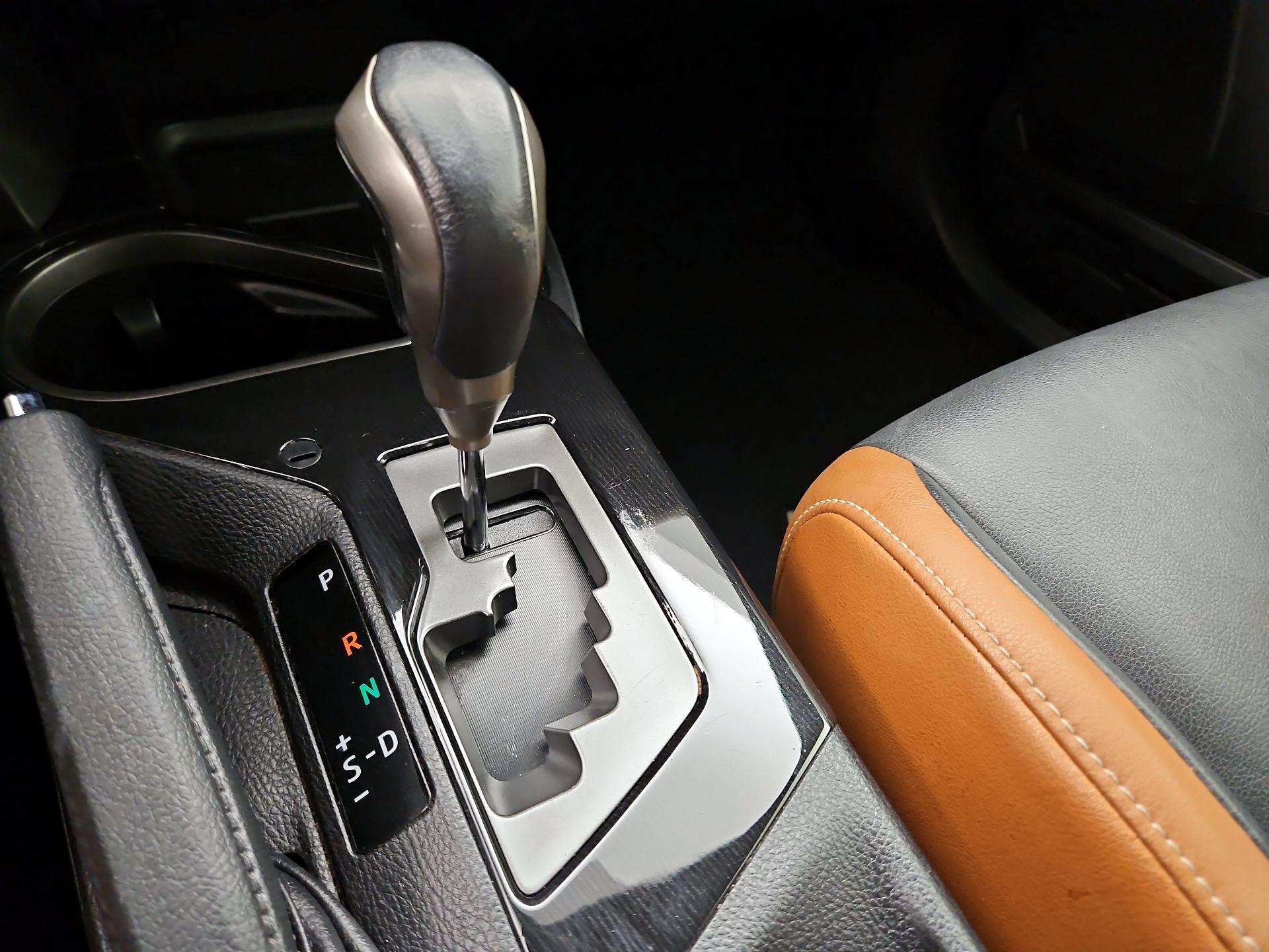 Thumbnail: 2017 Toyota RAV4 - 18