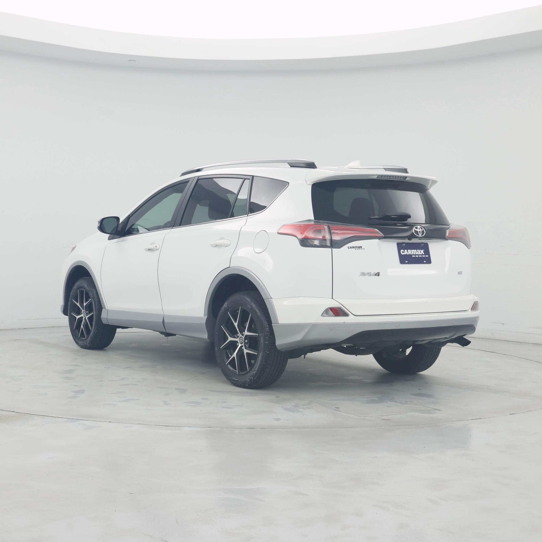 Thumbnail: 2017 Toyota RAV4 - 2