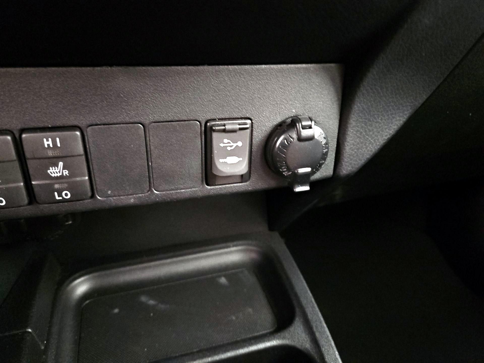 Thumbnail: 2017 Toyota RAV4 - 19