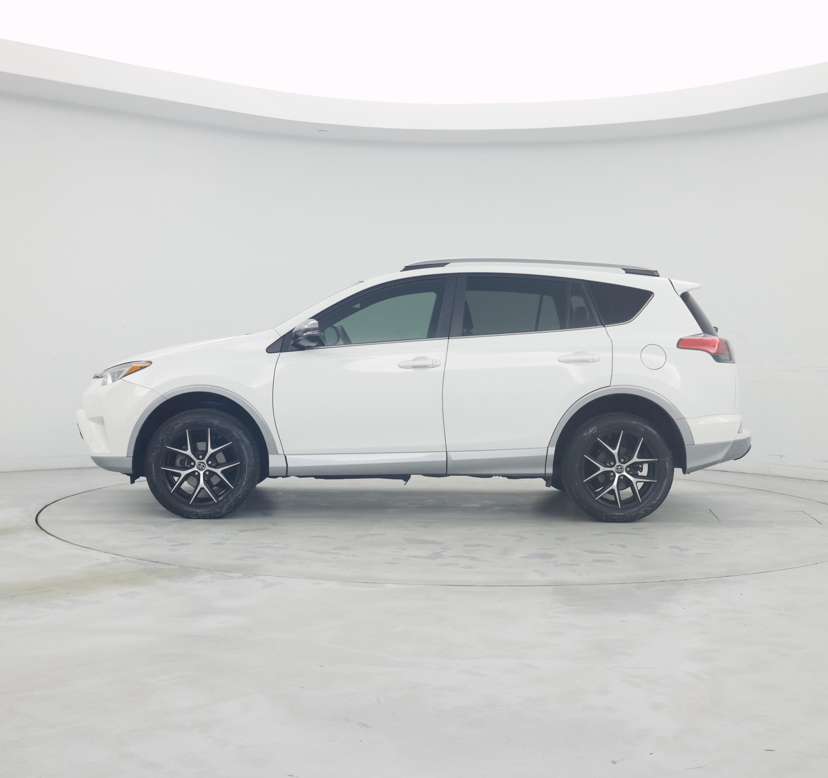 Thumbnail: 2017 Toyota RAV4 - 3