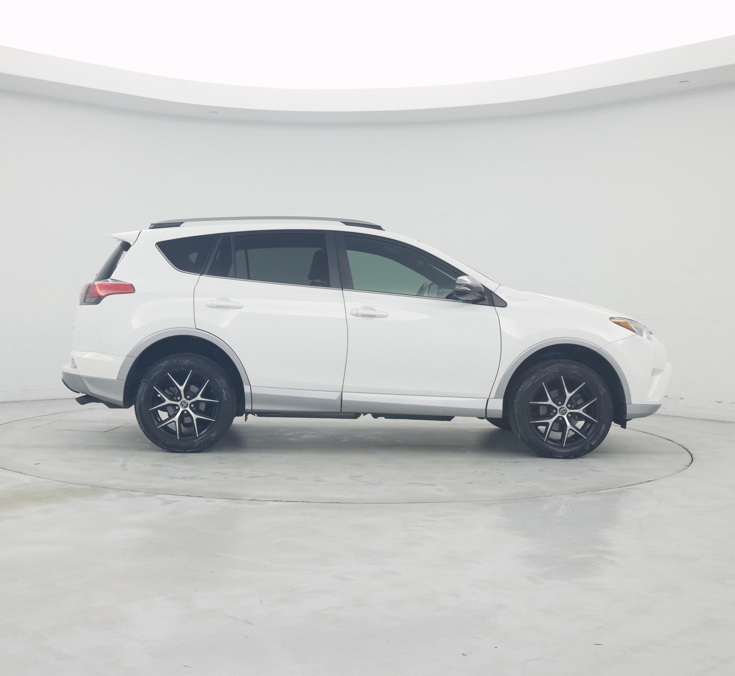 Thumbnail: 2017 Toyota RAV4 - 7