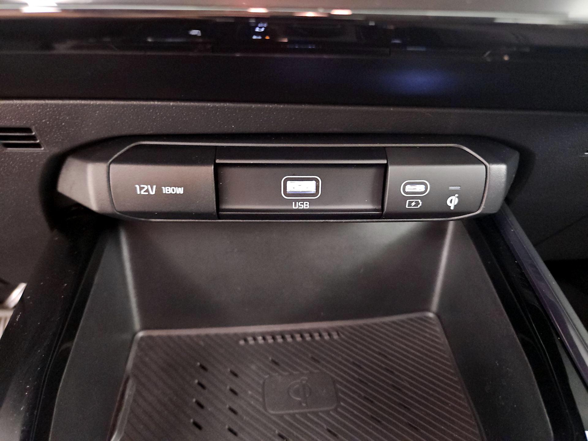 Thumbnail: 2025 Kia Niro - 19