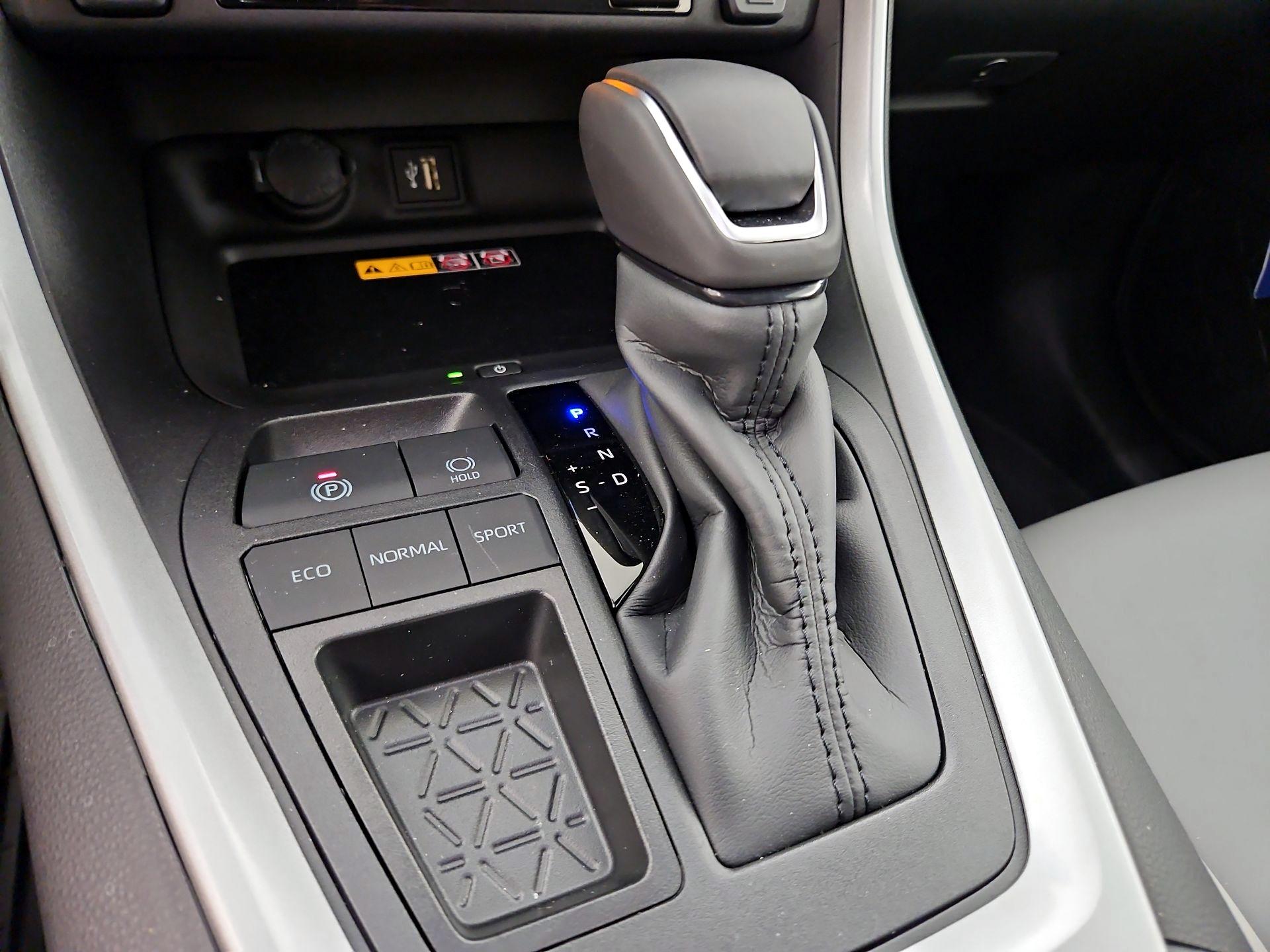 Thumbnail: 2025 Toyota RAV4 - 17