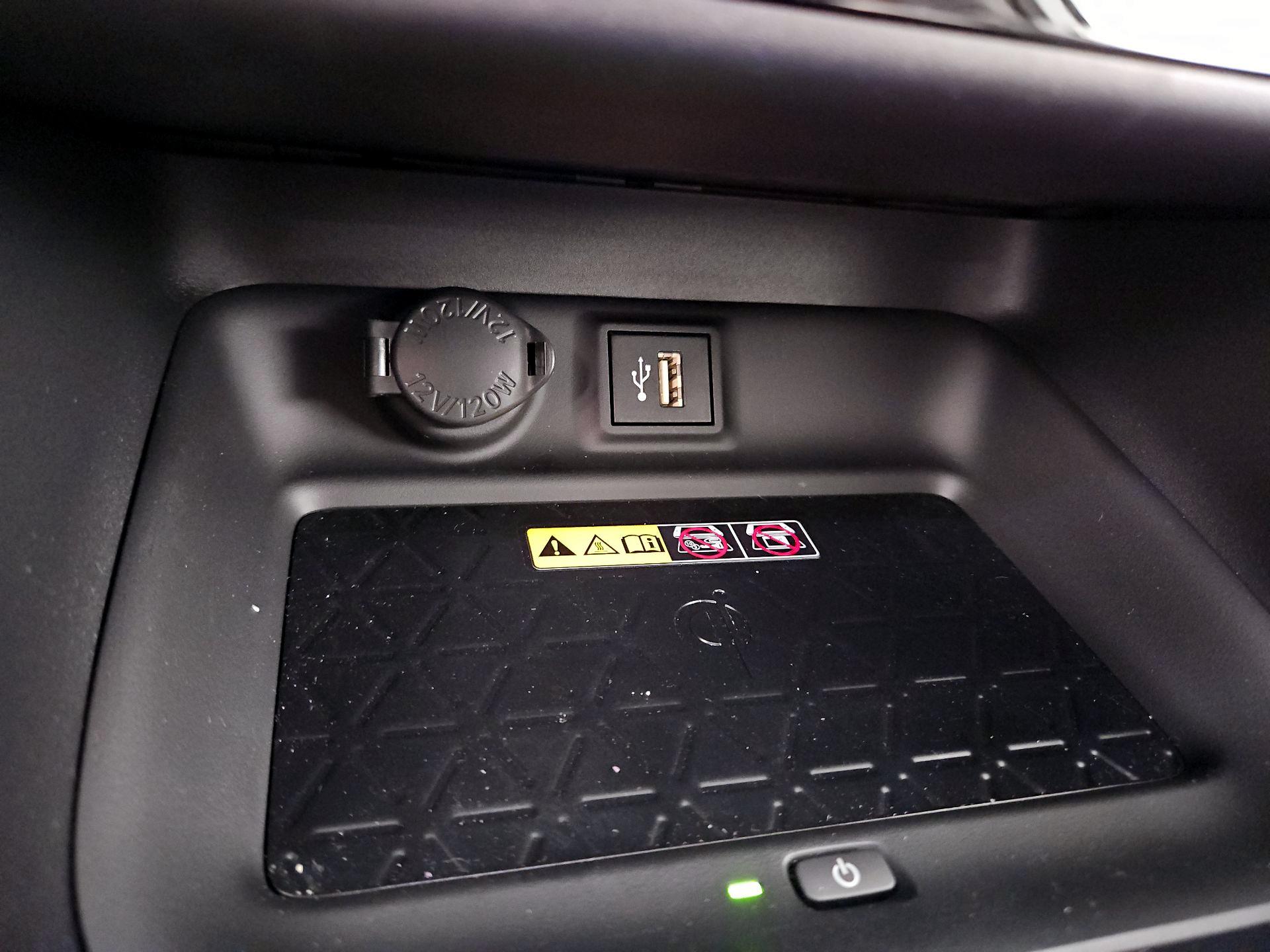 Thumbnail: 2025 Toyota RAV4 - 18