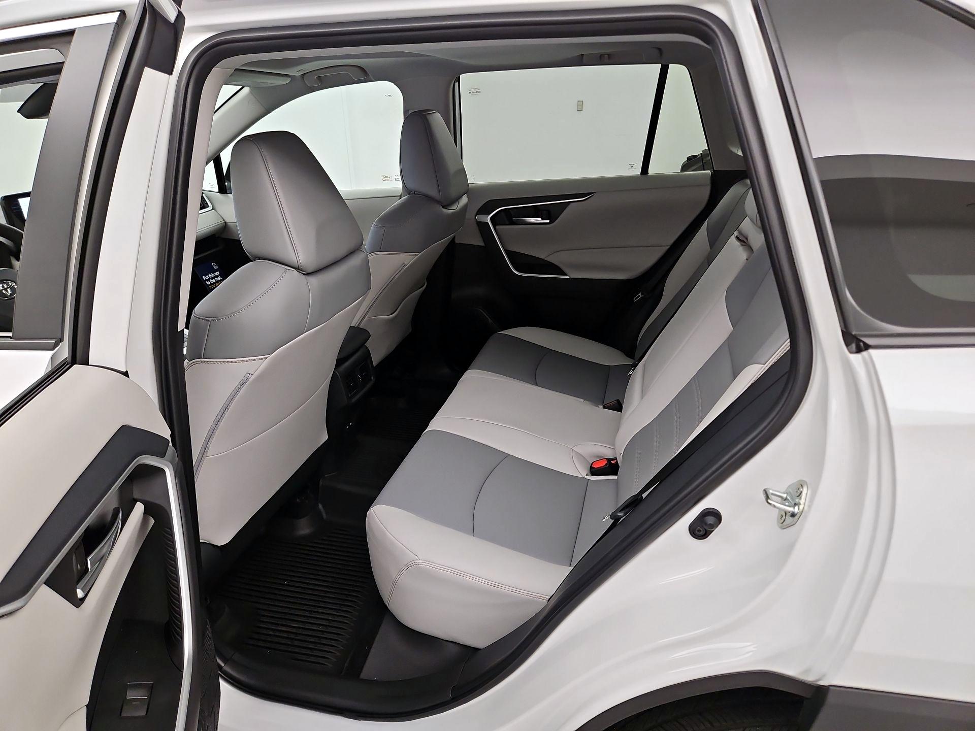 Thumbnail: 2025 Toyota RAV4 - 20