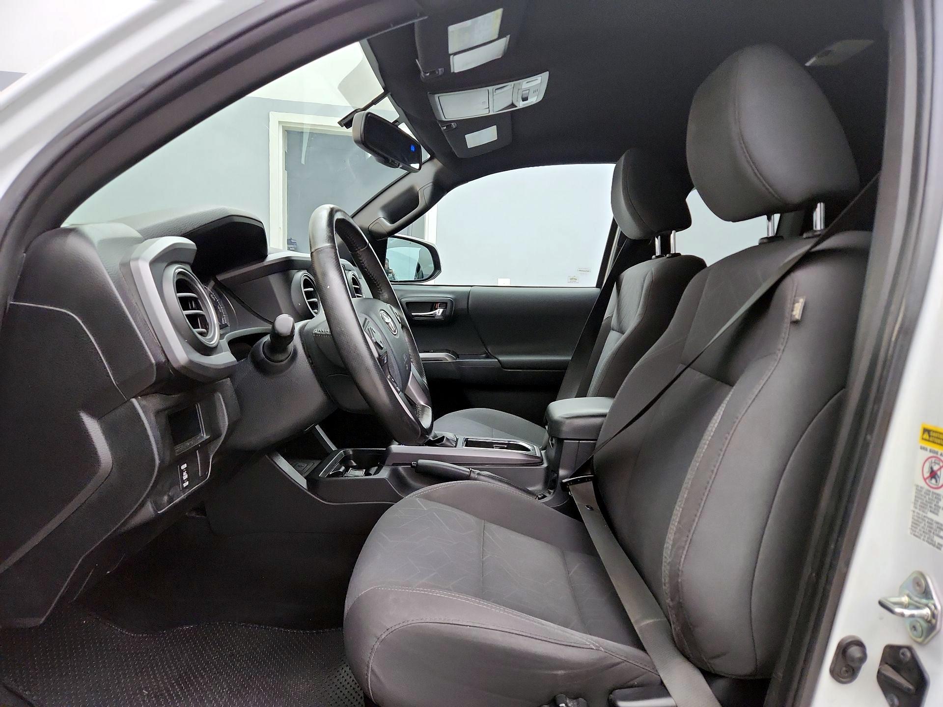 Thumbnail: 2017 Toyota Tacoma - 11