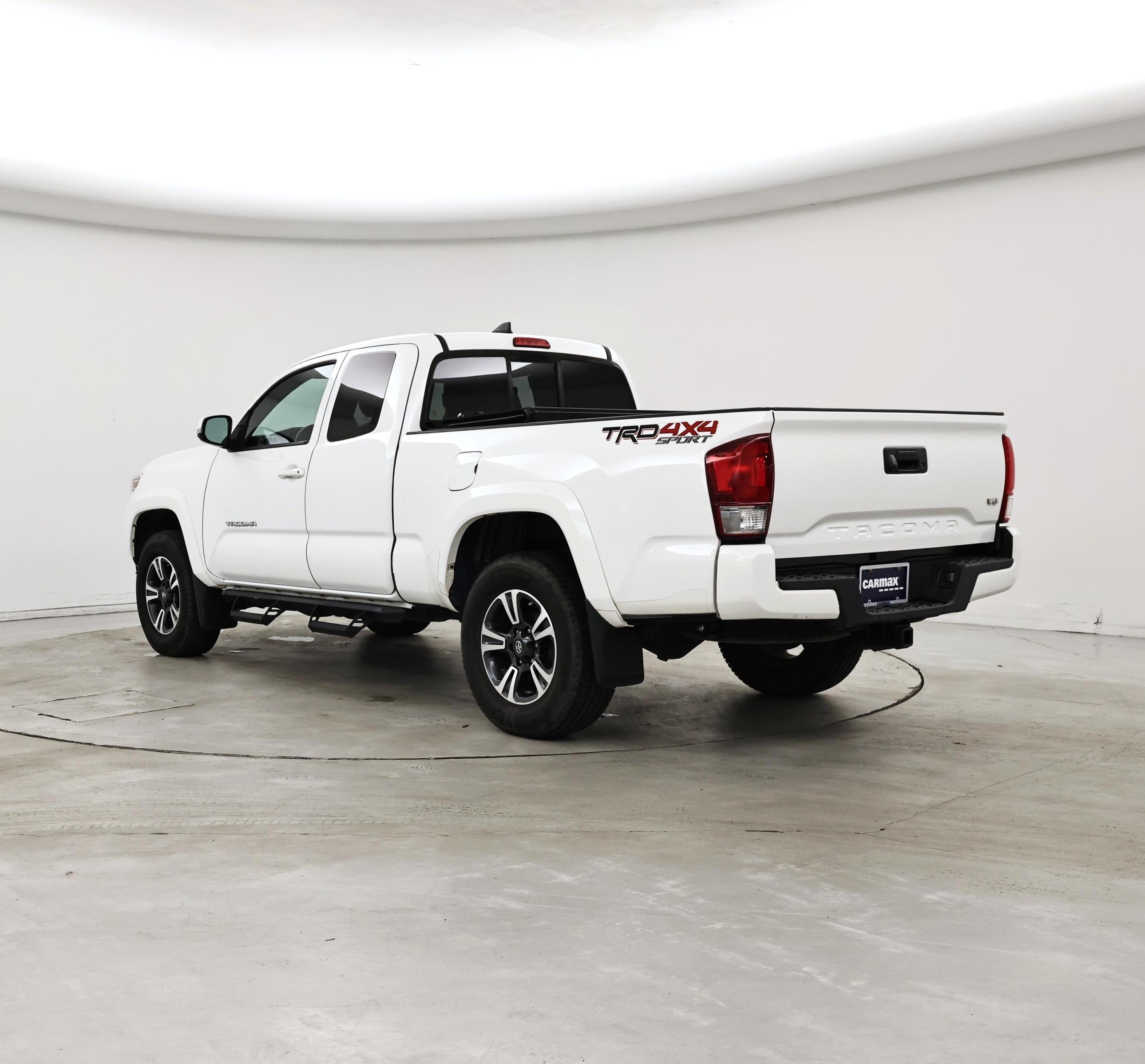 Thumbnail: 2017 Toyota Tacoma - 2