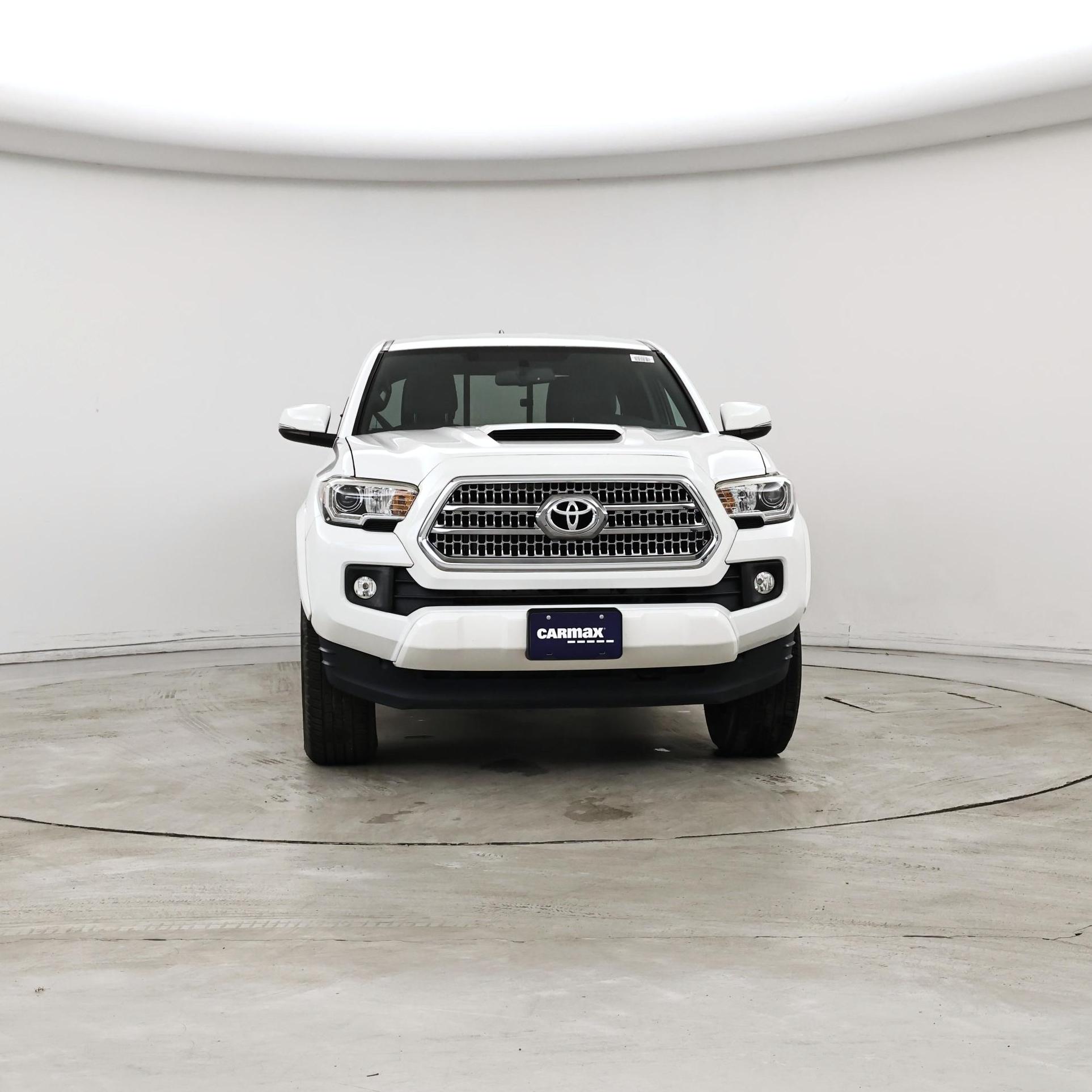 Thumbnail: 2017 Toyota Tacoma - 5