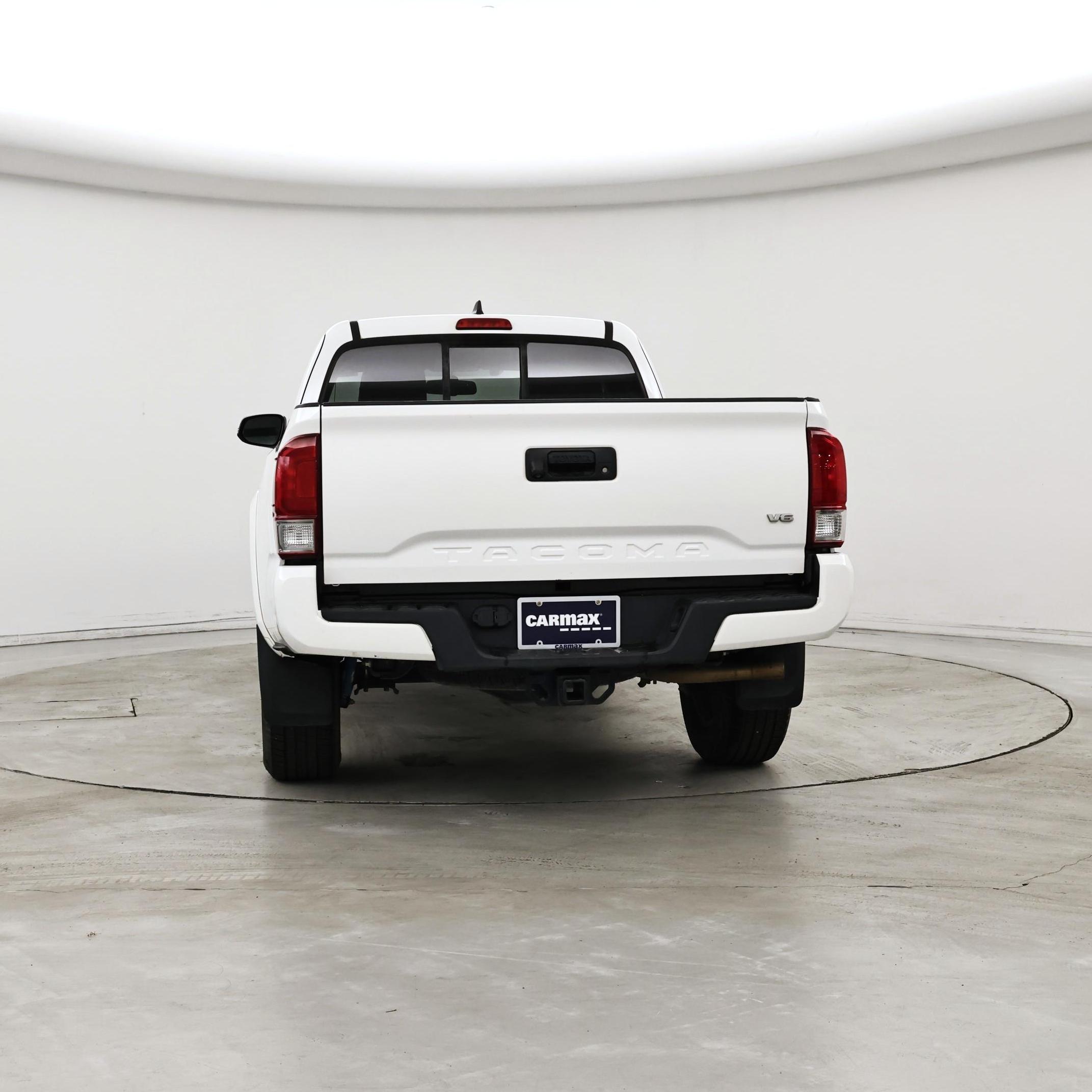 Thumbnail: 2017 Toyota Tacoma - 6