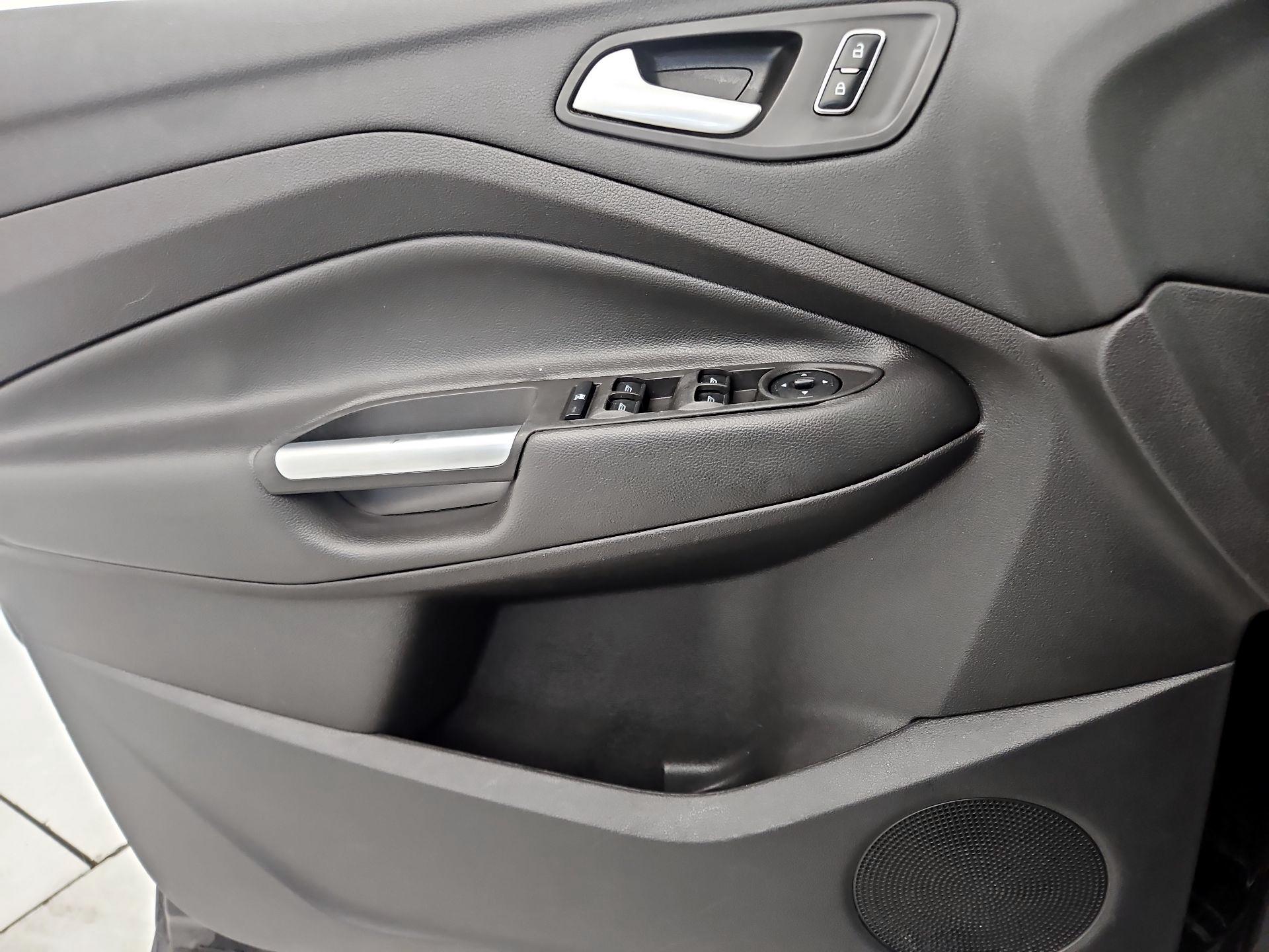 Thumbnail: 2016 Ford Escape - 12