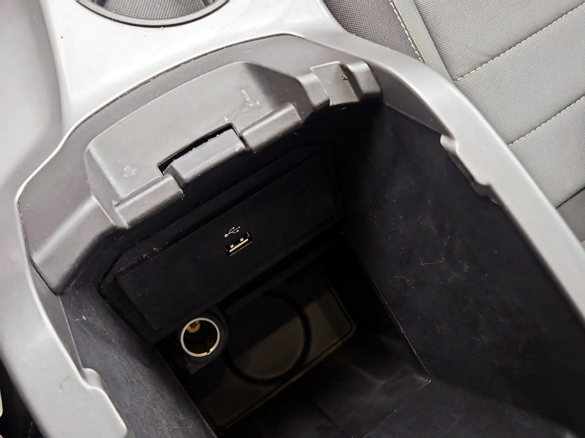 Thumbnail: 2016 Ford Escape - 18