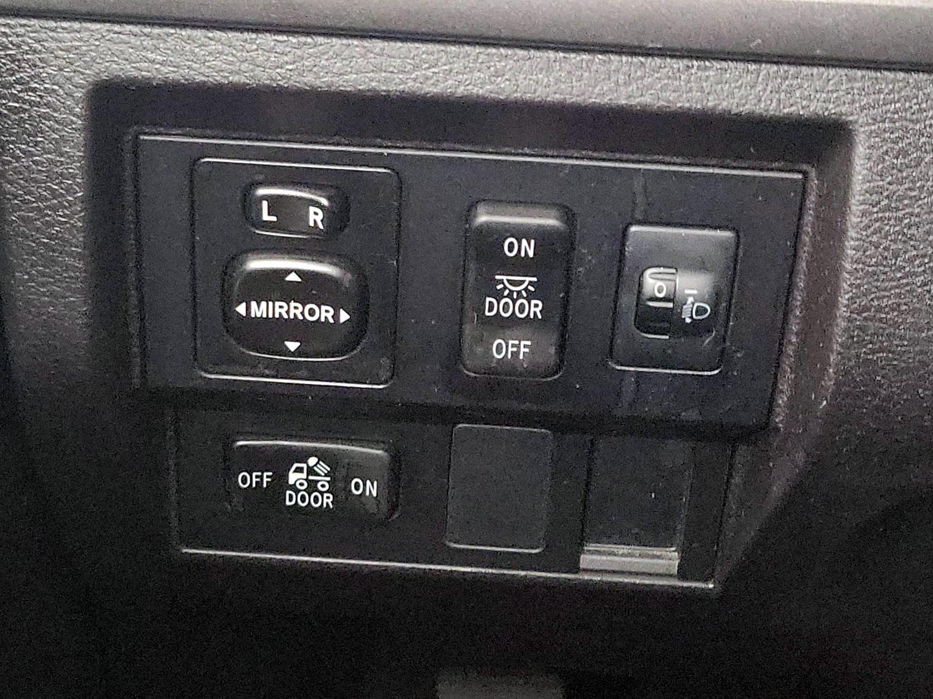 Thumbnail: 2016 Toyota Tundra - 13