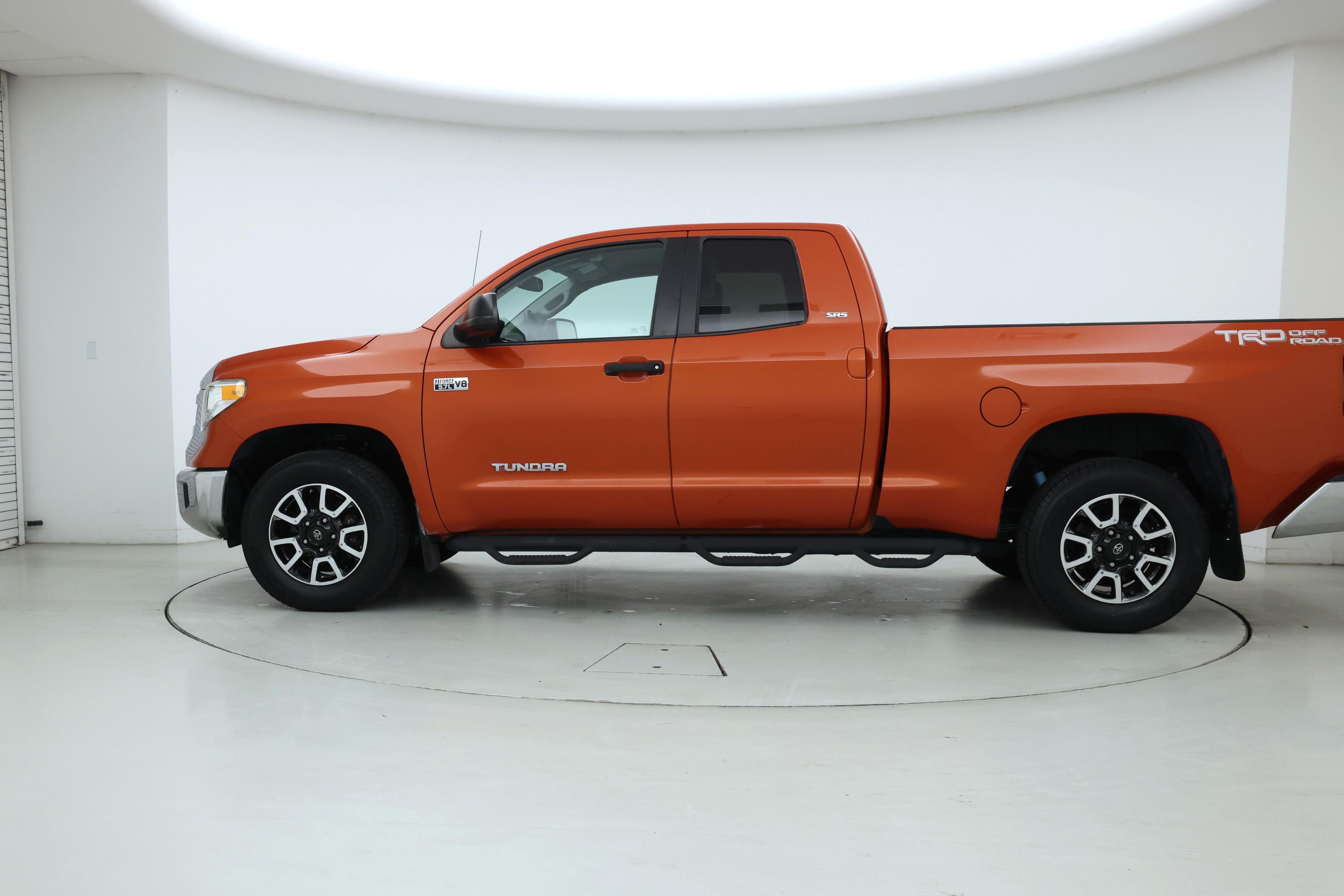 Thumbnail: 2016 Toyota Tundra - 3
