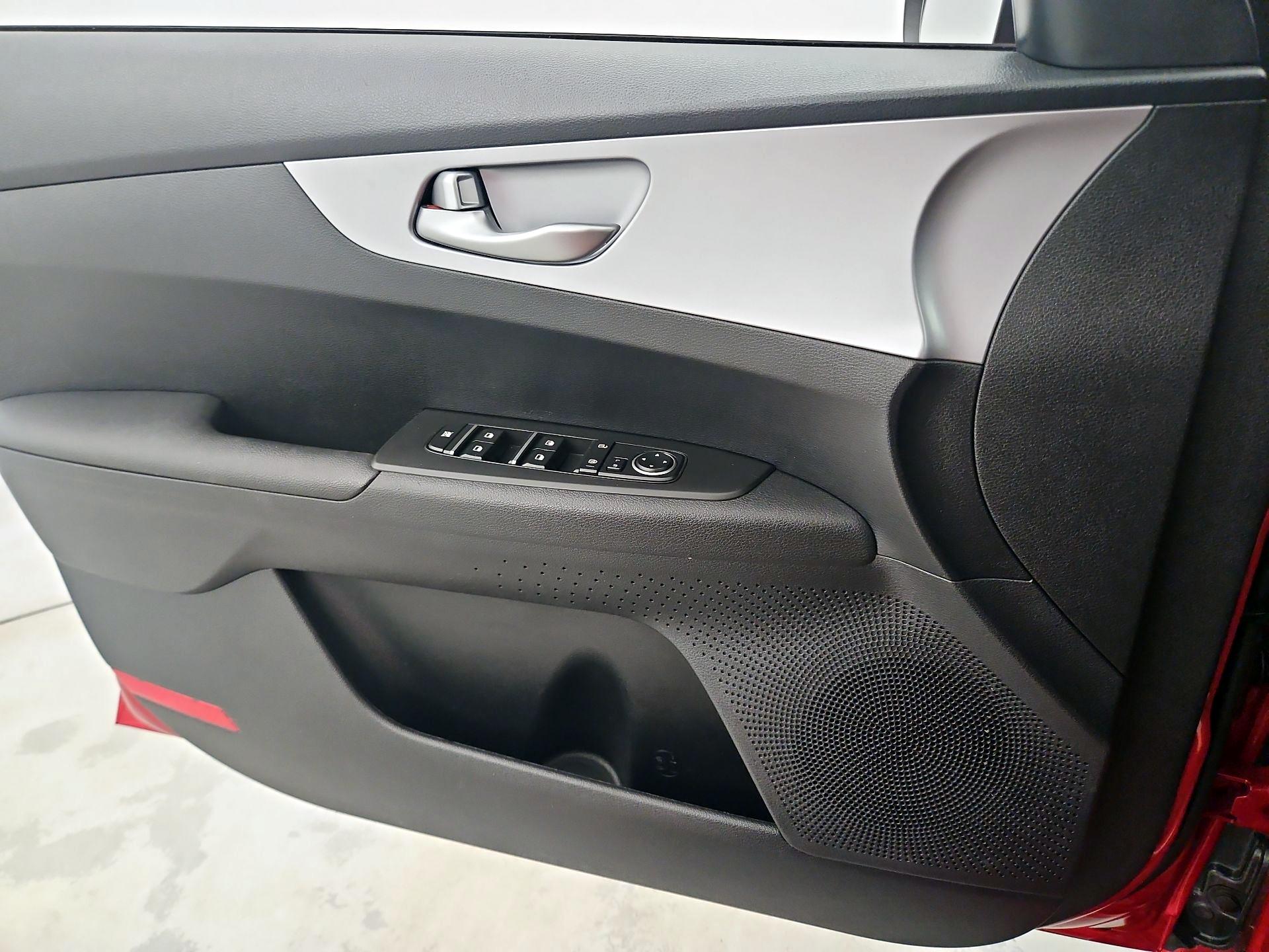 Thumbnail: 2023 Kia Forte - 12