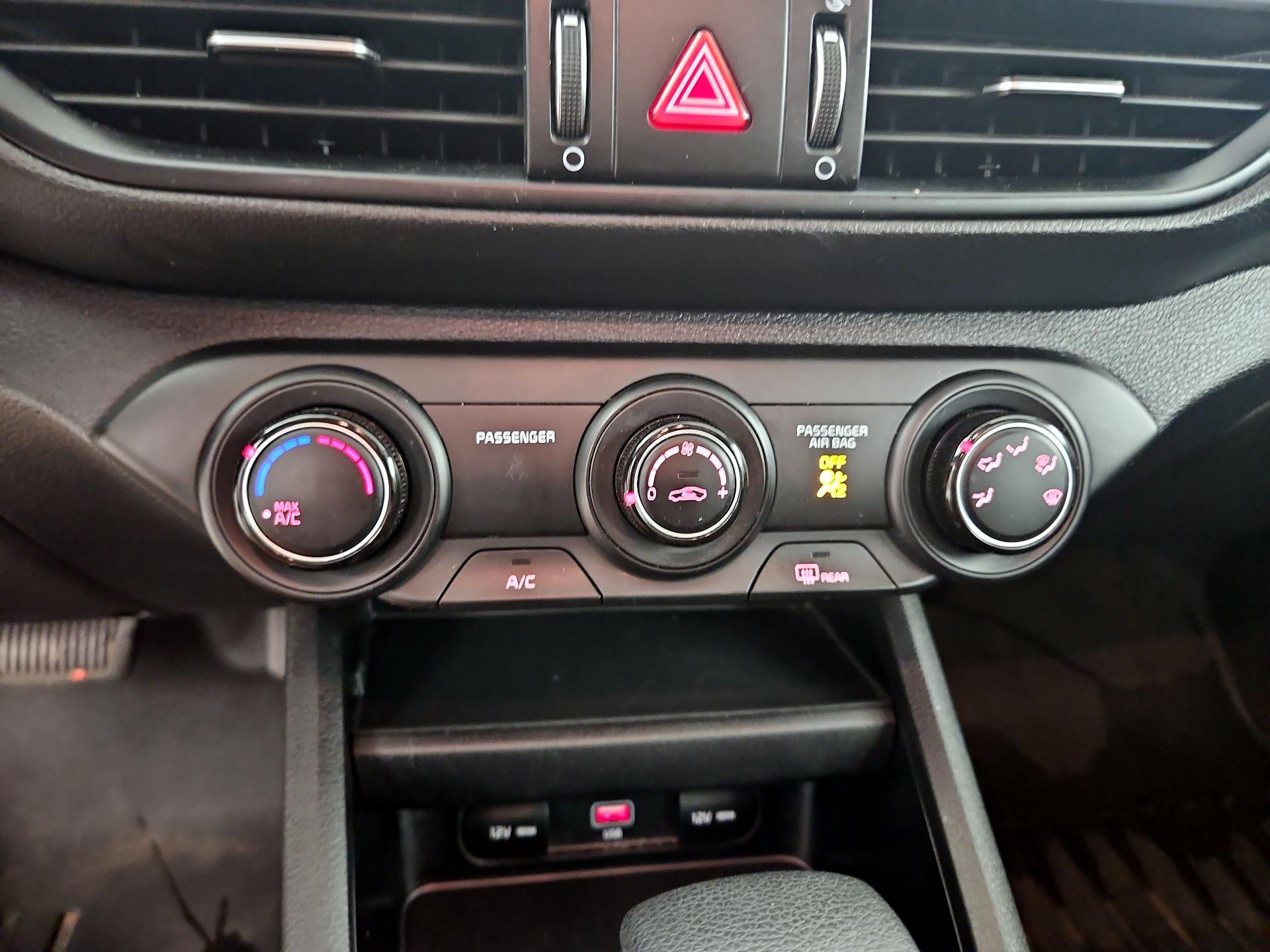 Thumbnail: 2023 Kia Forte - 16