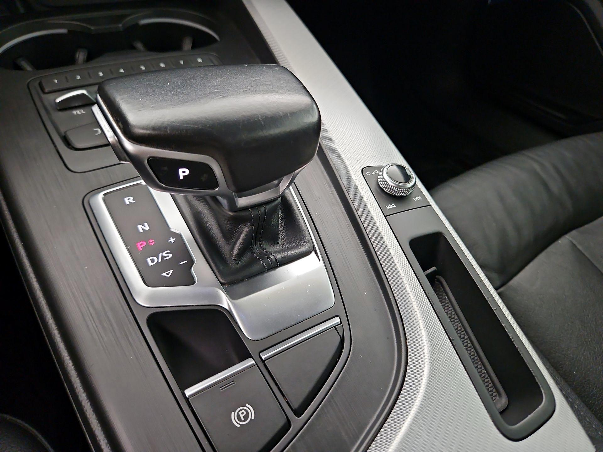 Thumbnail: 2017 Audi A4 - 17