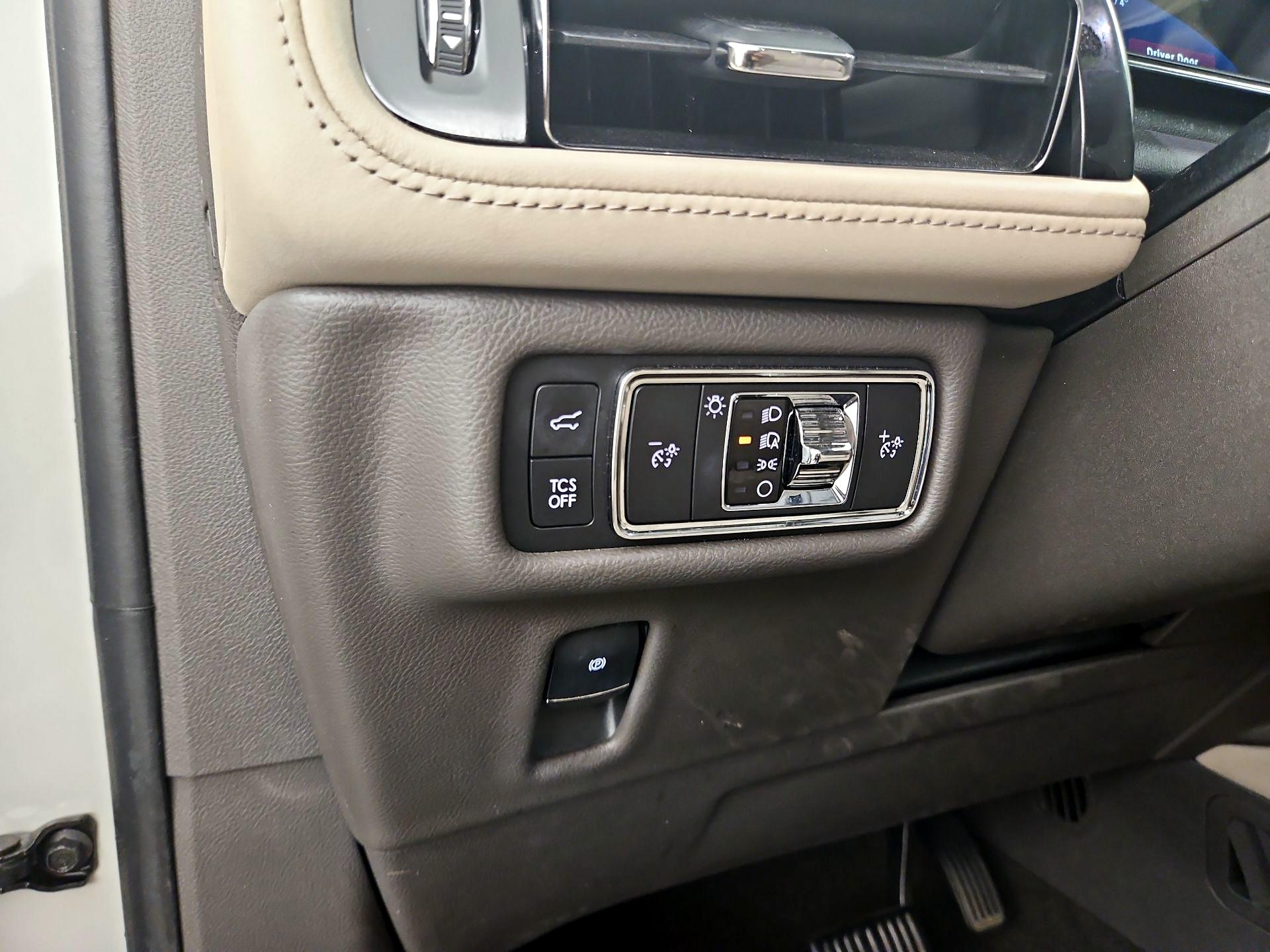 Thumbnail: 2021 Lincoln Nautilus - 13