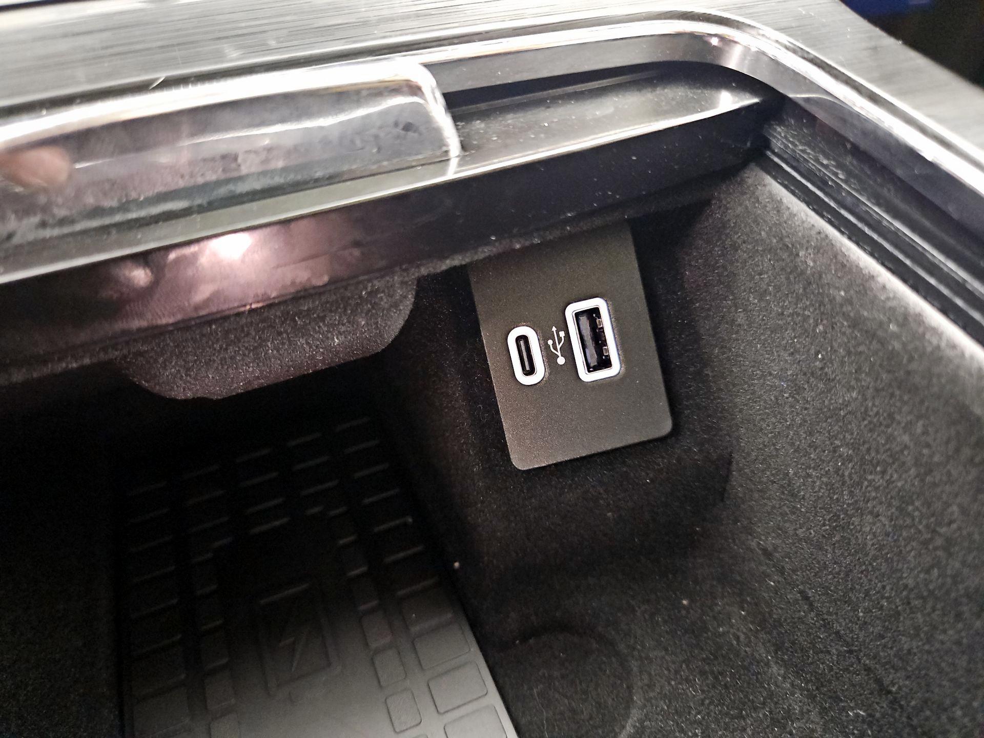 Thumbnail: 2021 Lincoln Nautilus - 19