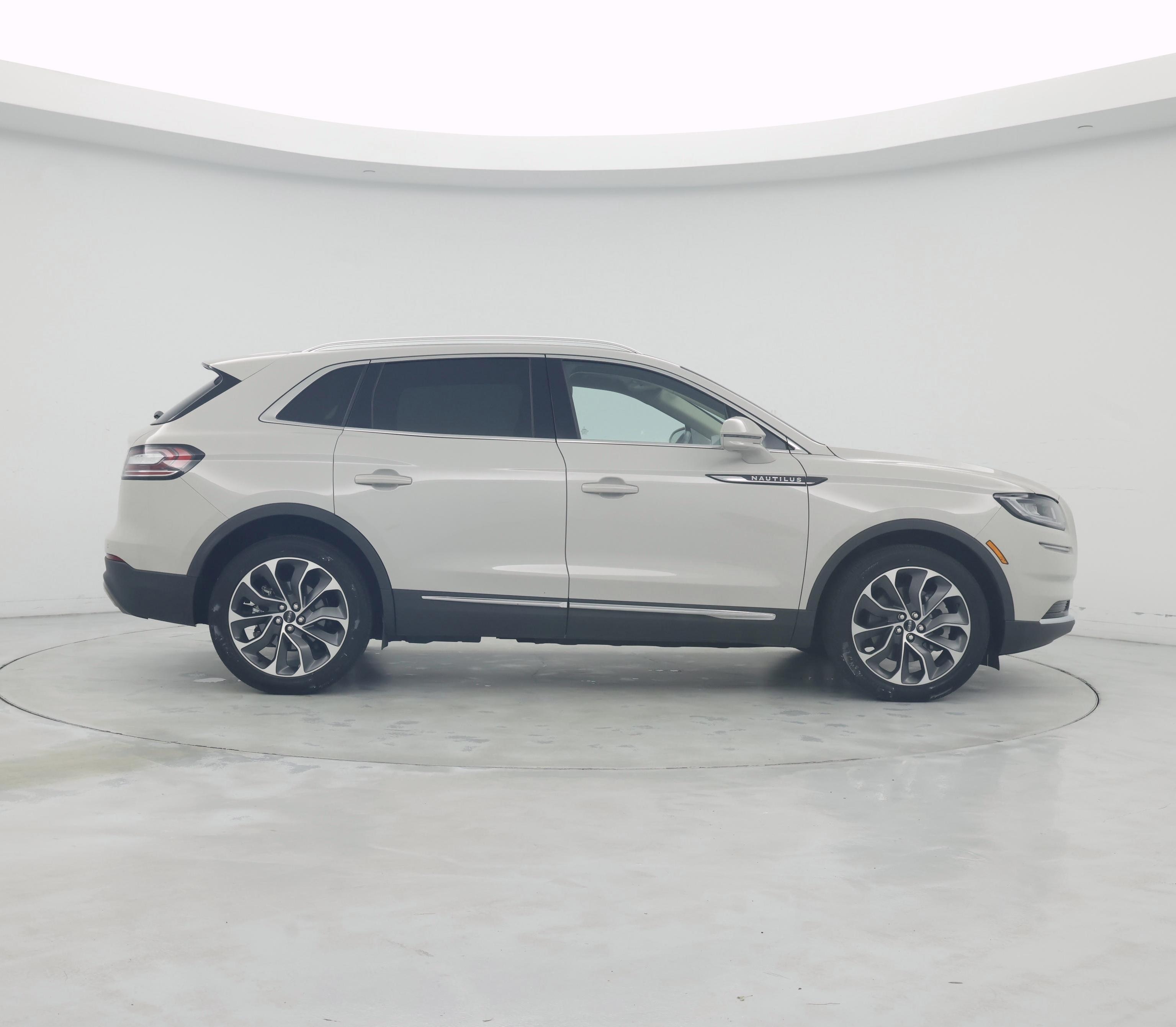 Thumbnail: 2021 Lincoln Nautilus - 7