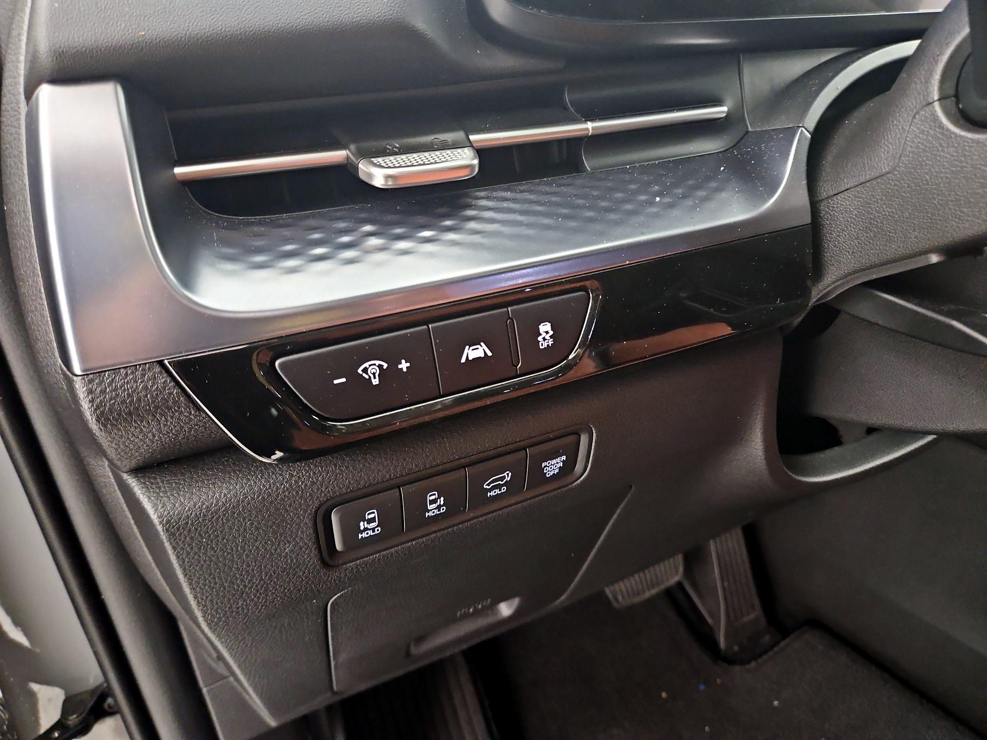 Thumbnail: 2022 Kia Carnival - 13