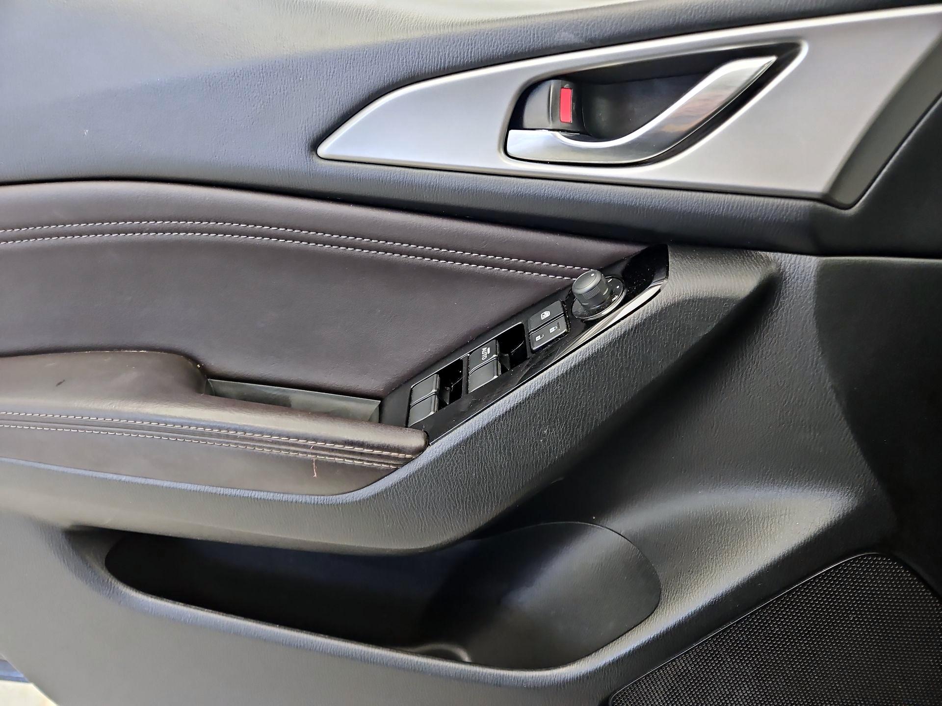 Thumbnail: 2018 Mazda Mazda3 - 12