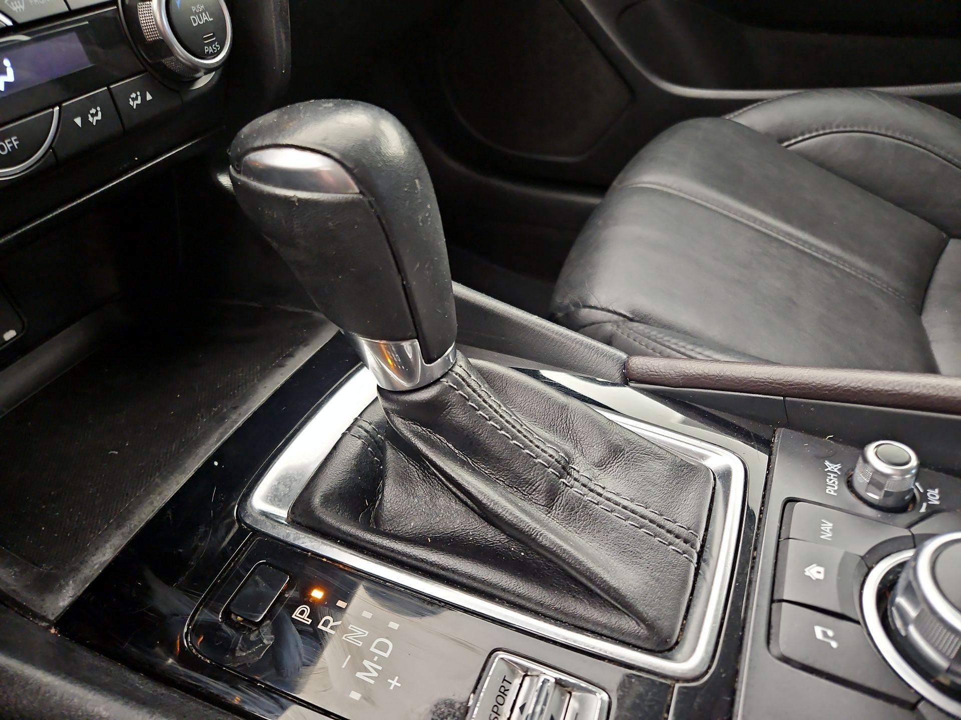 Thumbnail: 2018 Mazda Mazda3 - 17