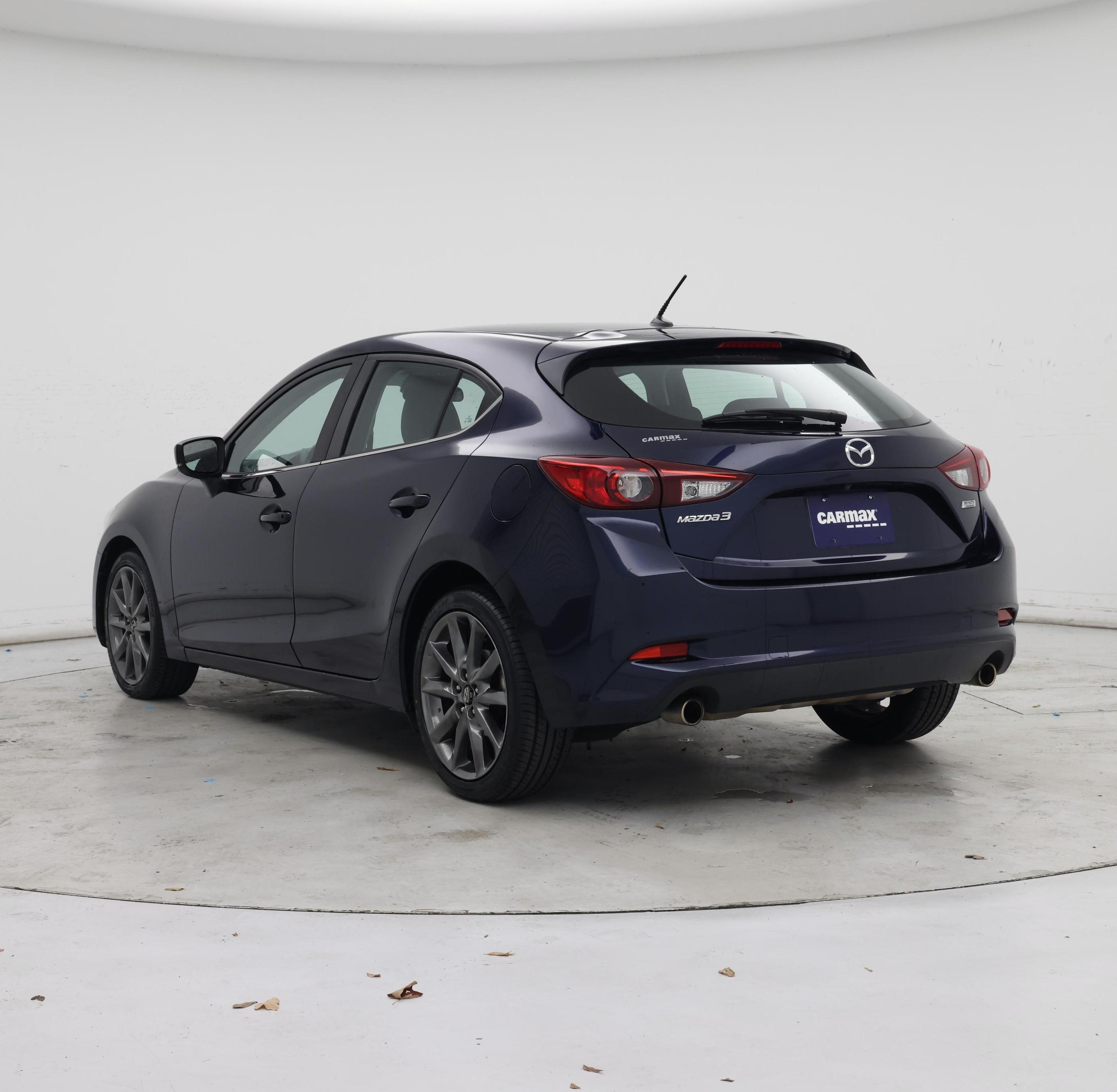 Thumbnail: 2018 Mazda Mazda3 - 2