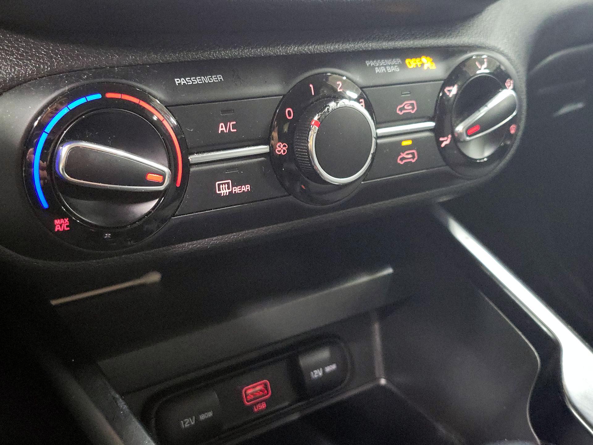 Thumbnail: 2020 Kia Soul - 16